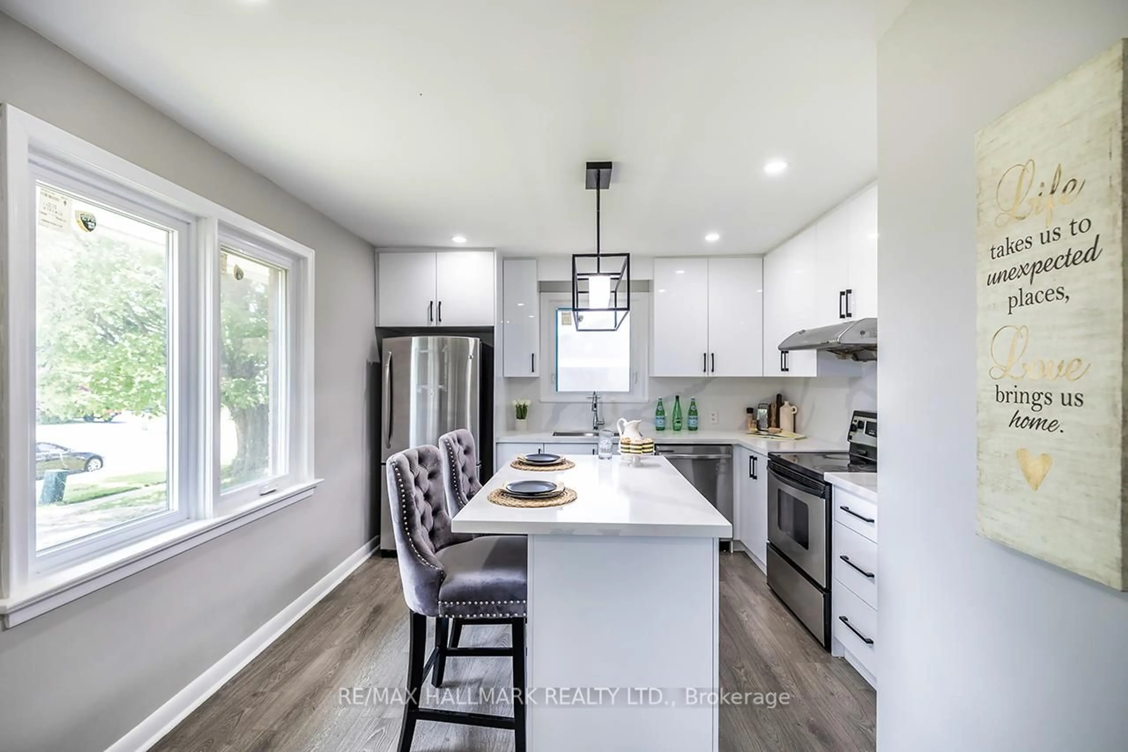 Open concept kitchen, unknown for 550 Adelaide Ave, Oshawa Ontario L1J 2S3