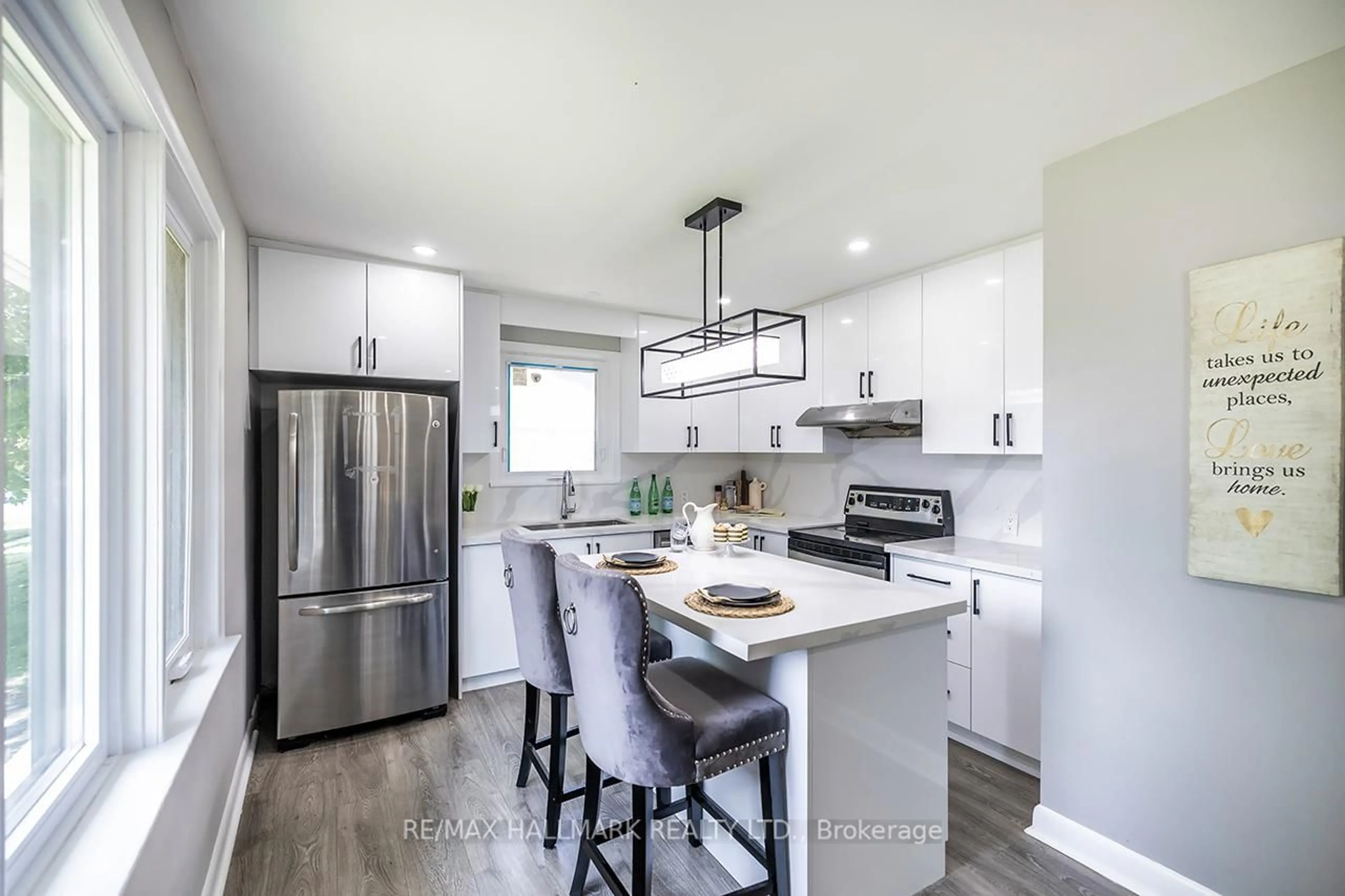 Open concept kitchen, unknown for 550 Adelaide Ave, Oshawa Ontario L1J 2S3