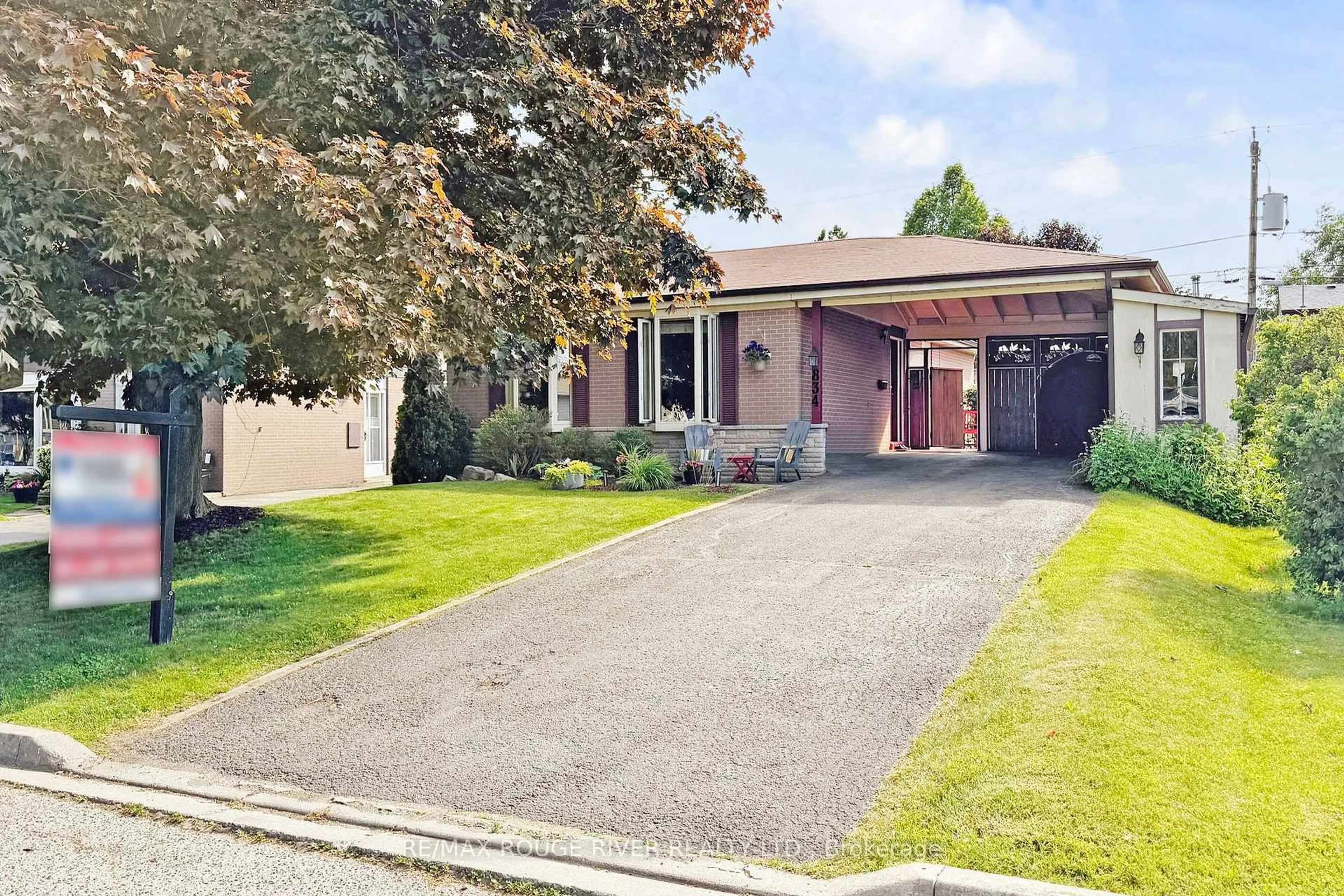 Unknown for 834 Miriam Rd, Pickering Ontario L1W 1X6