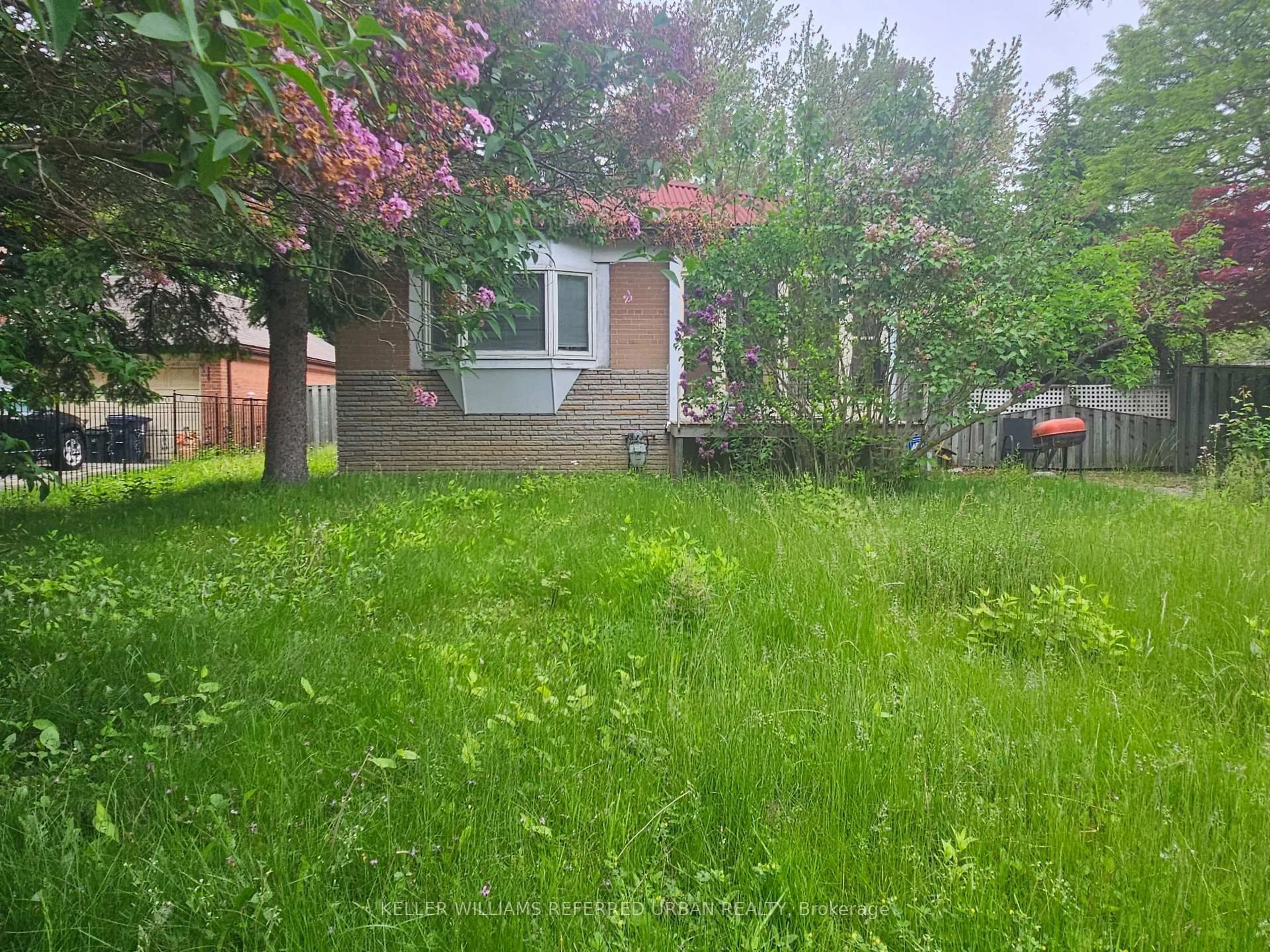A pic from outside/outdoor area/front of a property/back of a property/a pic from drone, street for 5332 Lawrence Ave, Toronto Ontario M1C 1R4