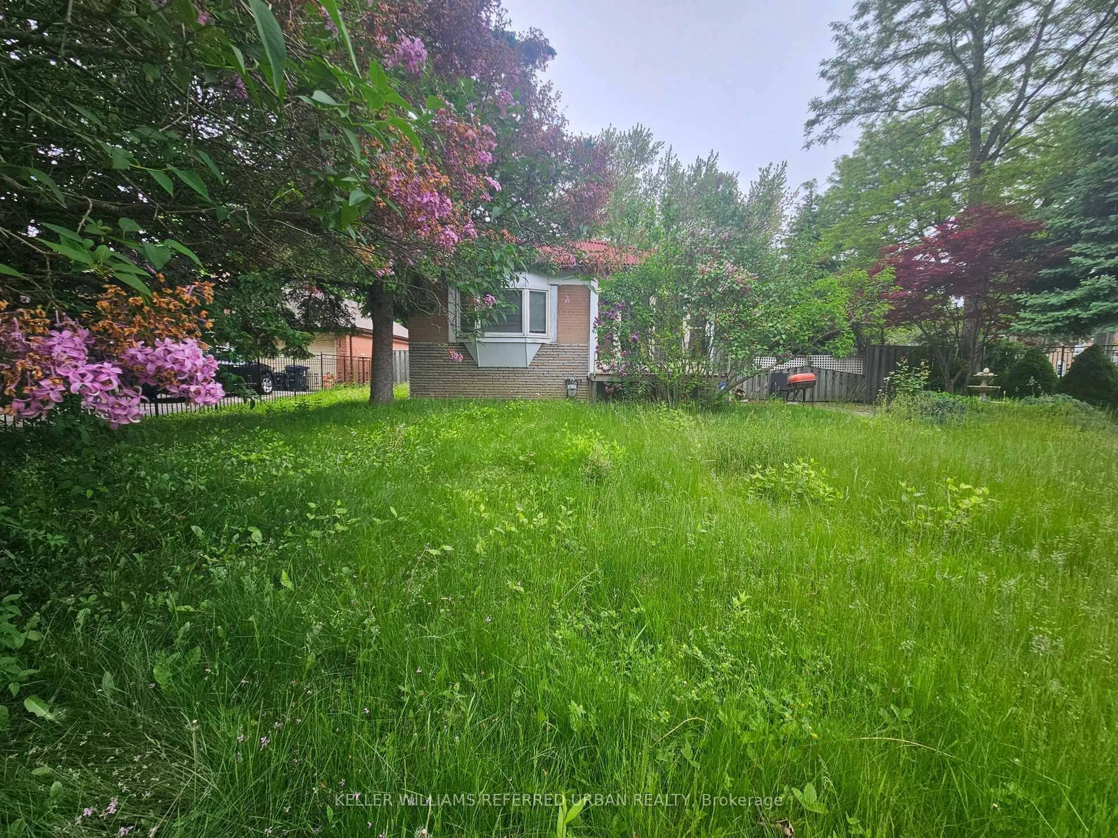 A pic from outside/outdoor area/front of a property/back of a property/a pic from drone, forest/trees view for 5332 Lawrence Ave, Toronto Ontario M1C 1R4