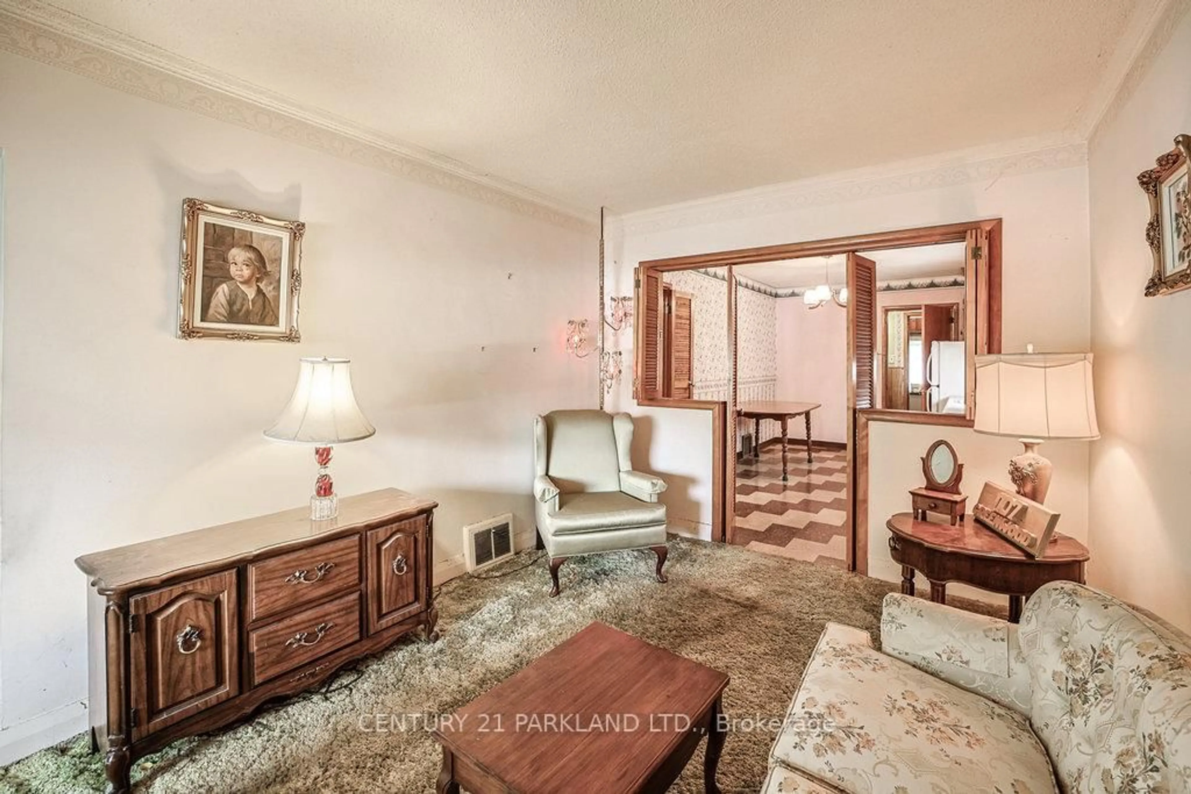 Living room with furniture, unknown for 1107 Greenwood Ave, Toronto Ontario M4J 4E5