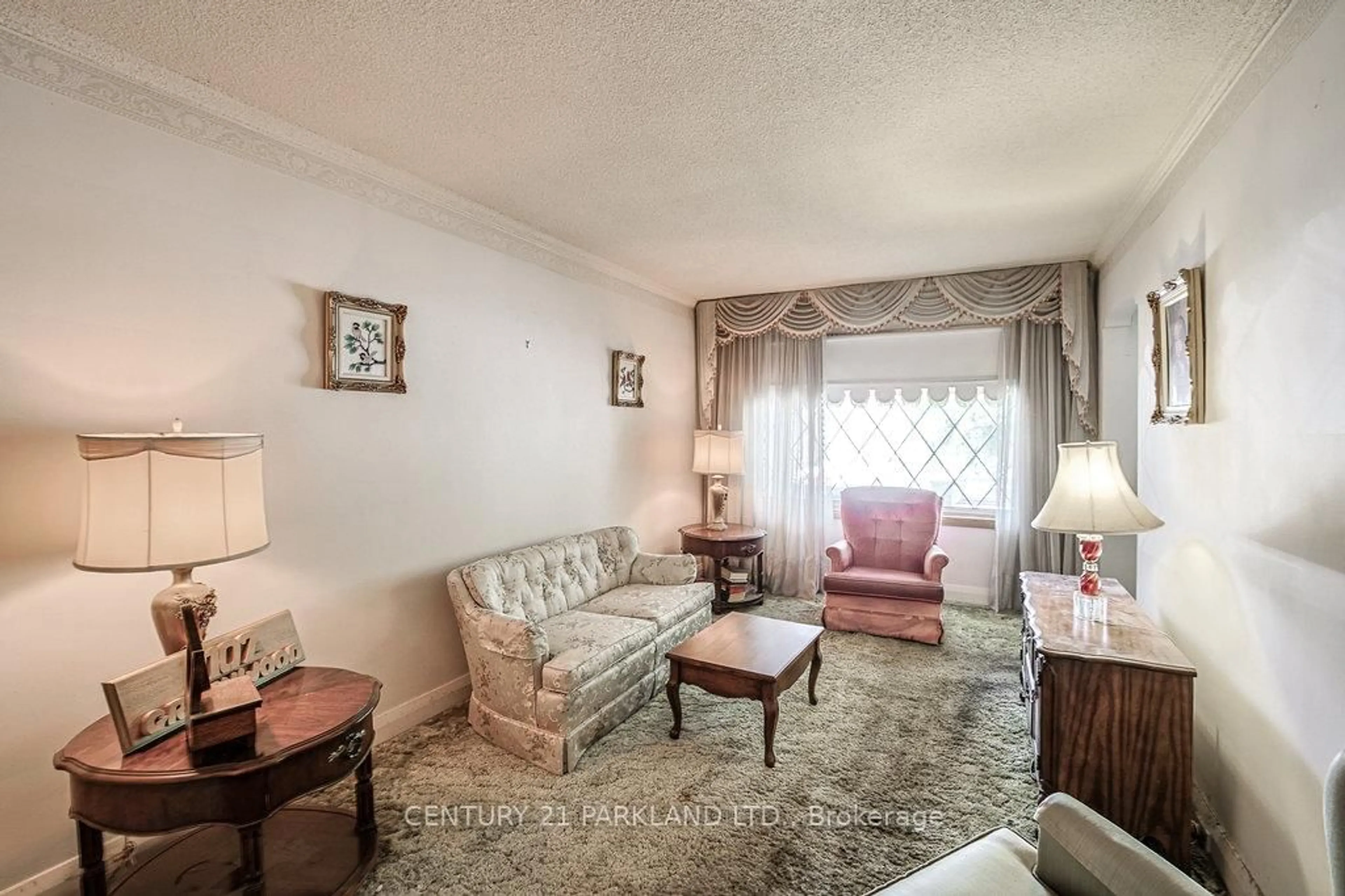 Living room with furniture, unknown for 1107 Greenwood Ave, Toronto Ontario M4J 4E5