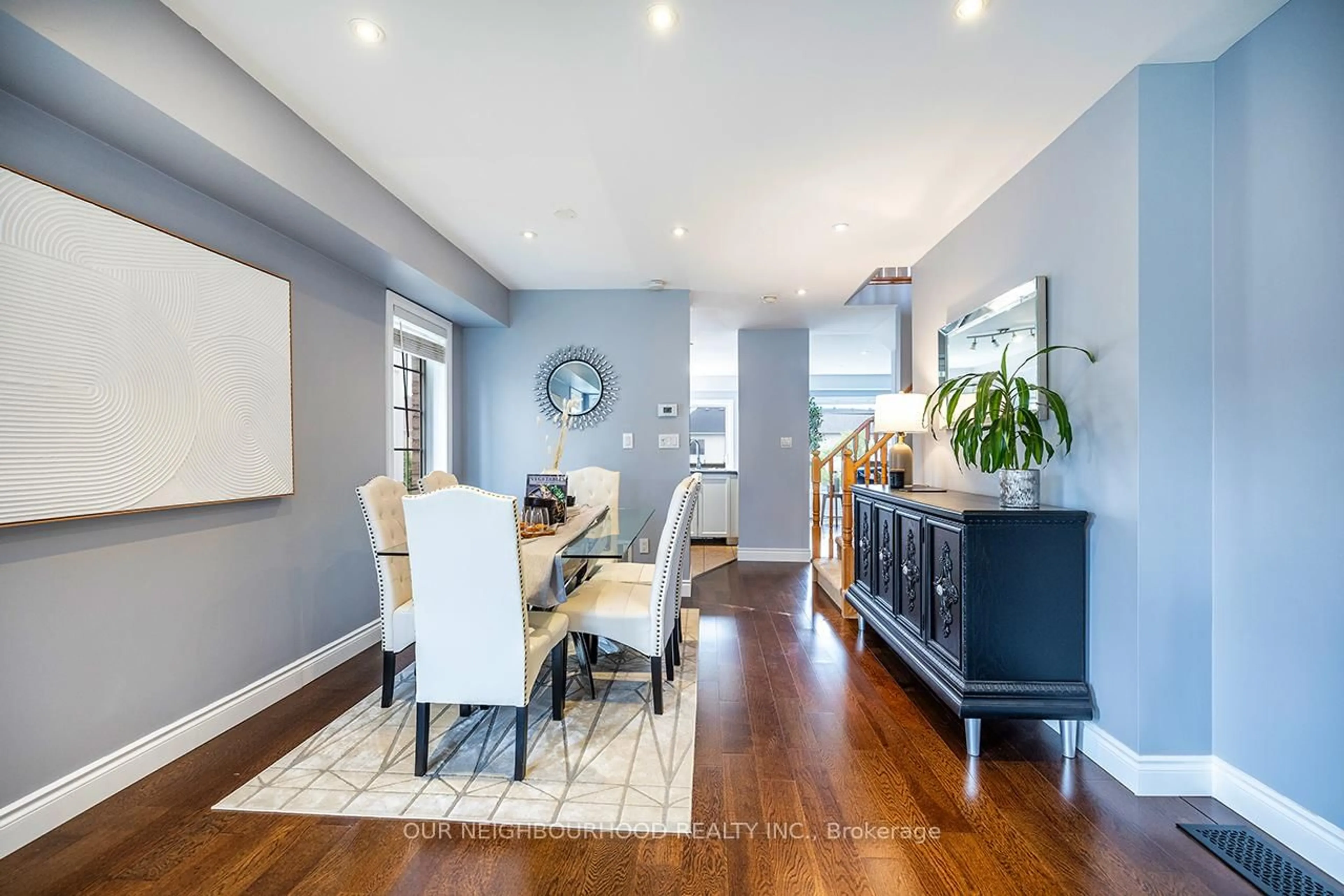 Dining room, wood/laminate floor for 558 Brasswinds Tr, Oshawa Ontario L1K 2Y9
