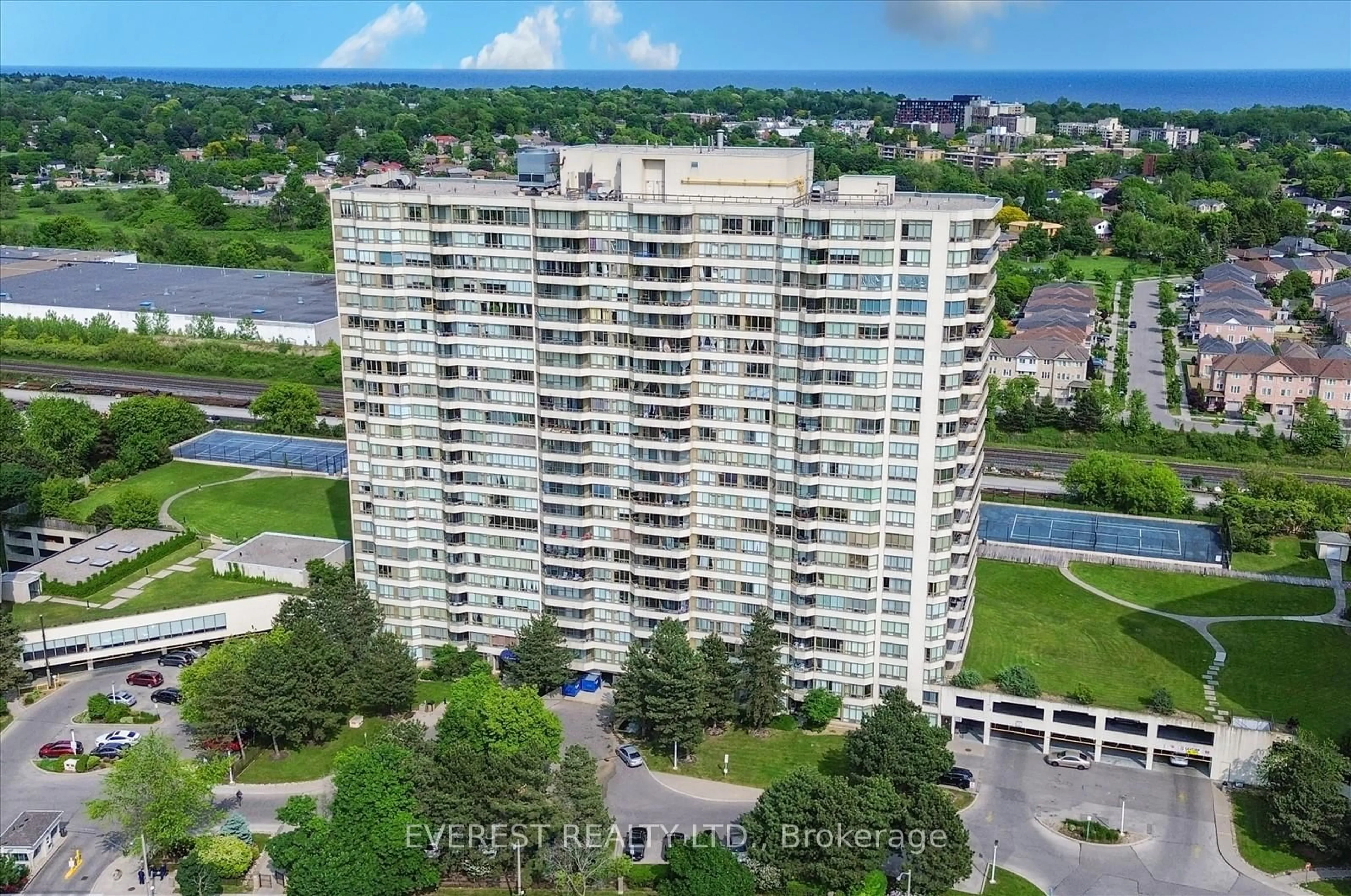 A pic from outside/outdoor area/front of a property/back of a property/a pic from drone, city buildings view from balcony for 3 Greystone Walk Dr #1530, Toronto Ontario M1K 5J4