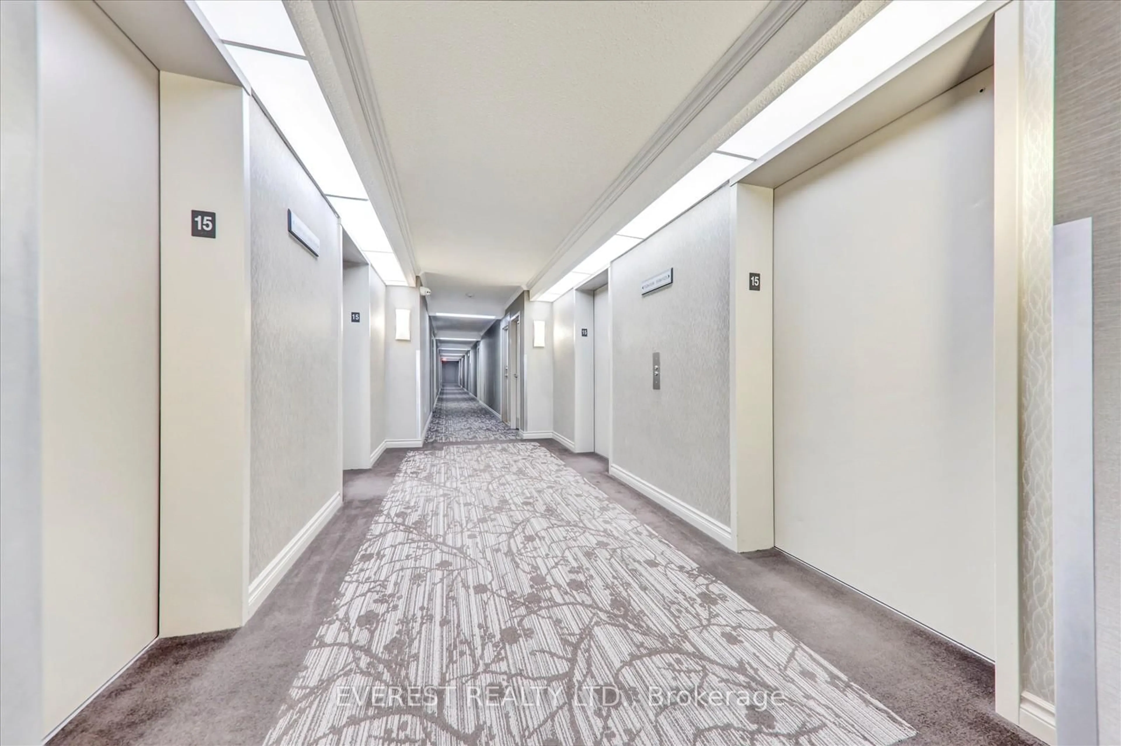 Indoor foyer for 3 Greystone Walk Dr #1530, Toronto Ontario M1K 5J4