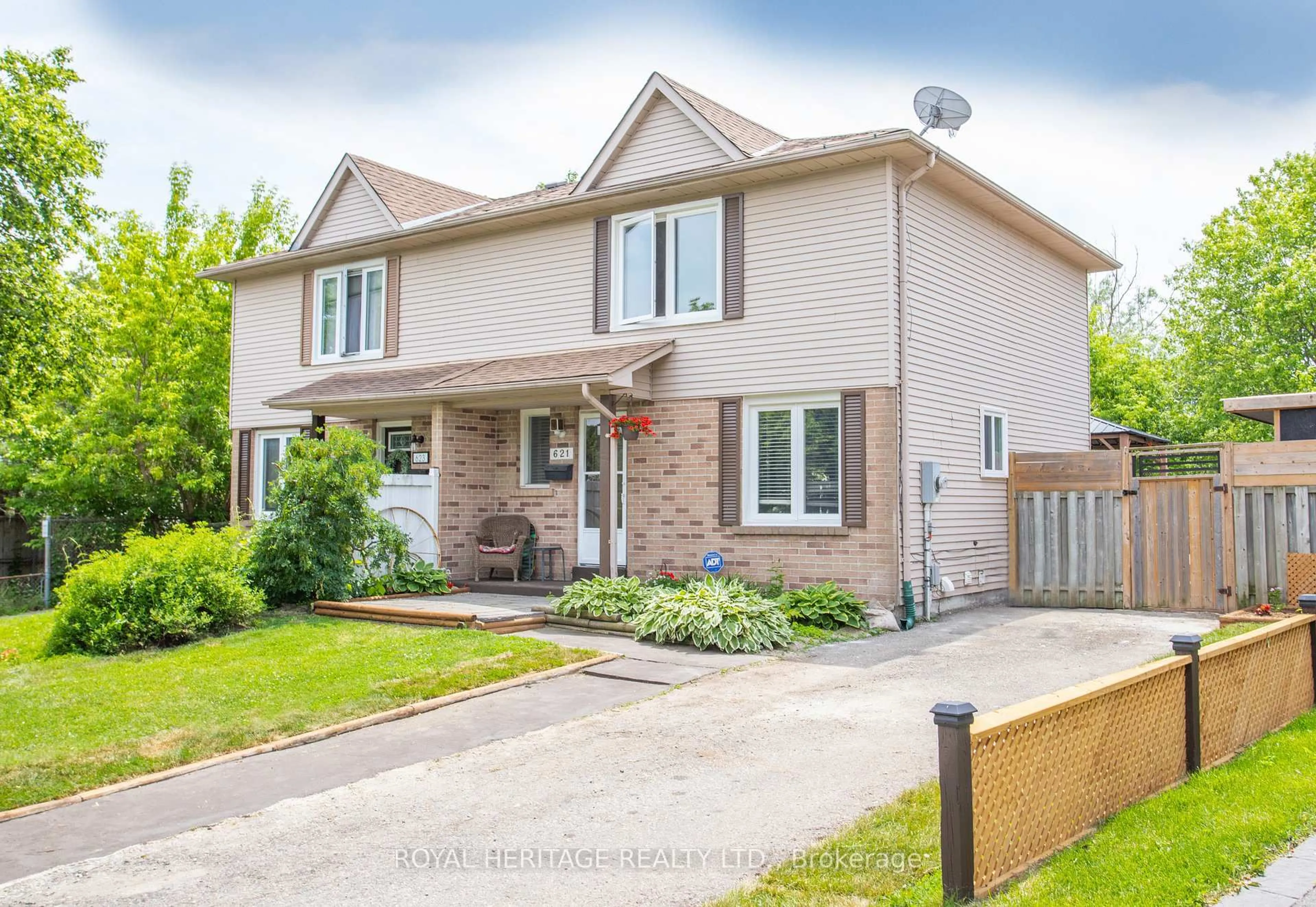 Home with brick exterior material, street for 621 Cobblehill Dr, Oshawa Ontario L1K 1Y6
