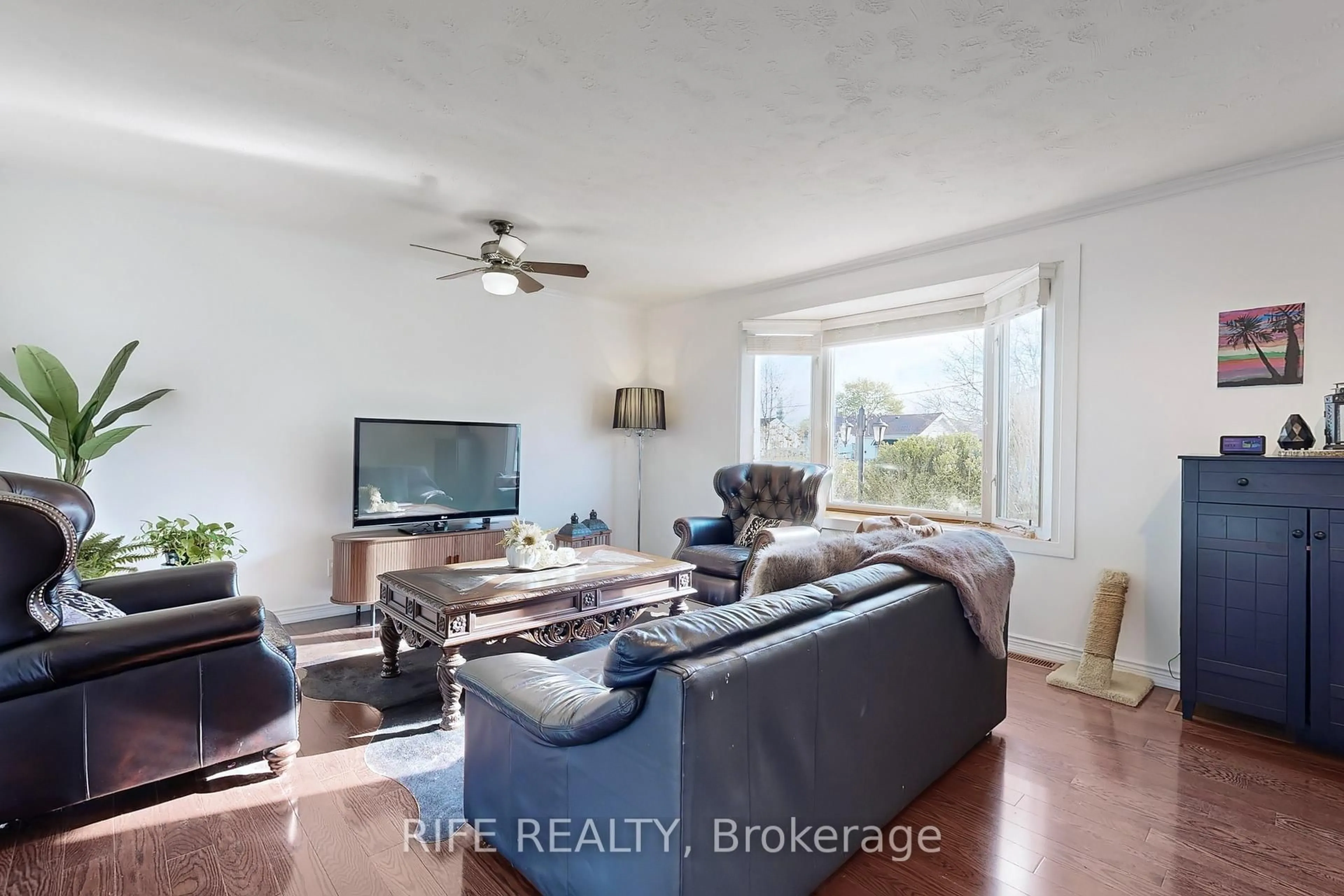 A pic of a room for 19 Buena Vista Ave, Toronto Ontario M1S 1J3