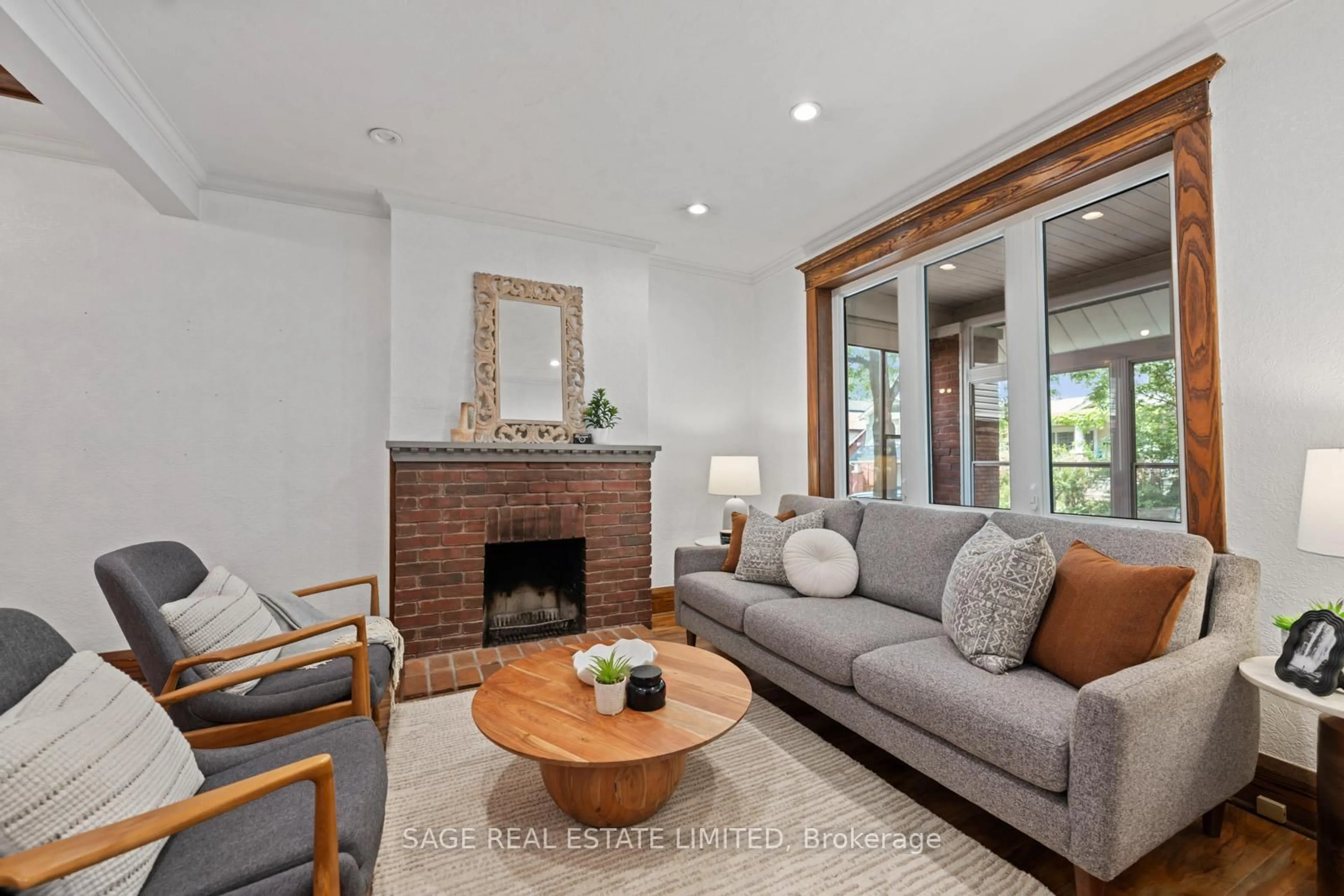 Living room with furniture, unknown for 106 Bellefair Ave, Toronto Ontario M4L 3T8