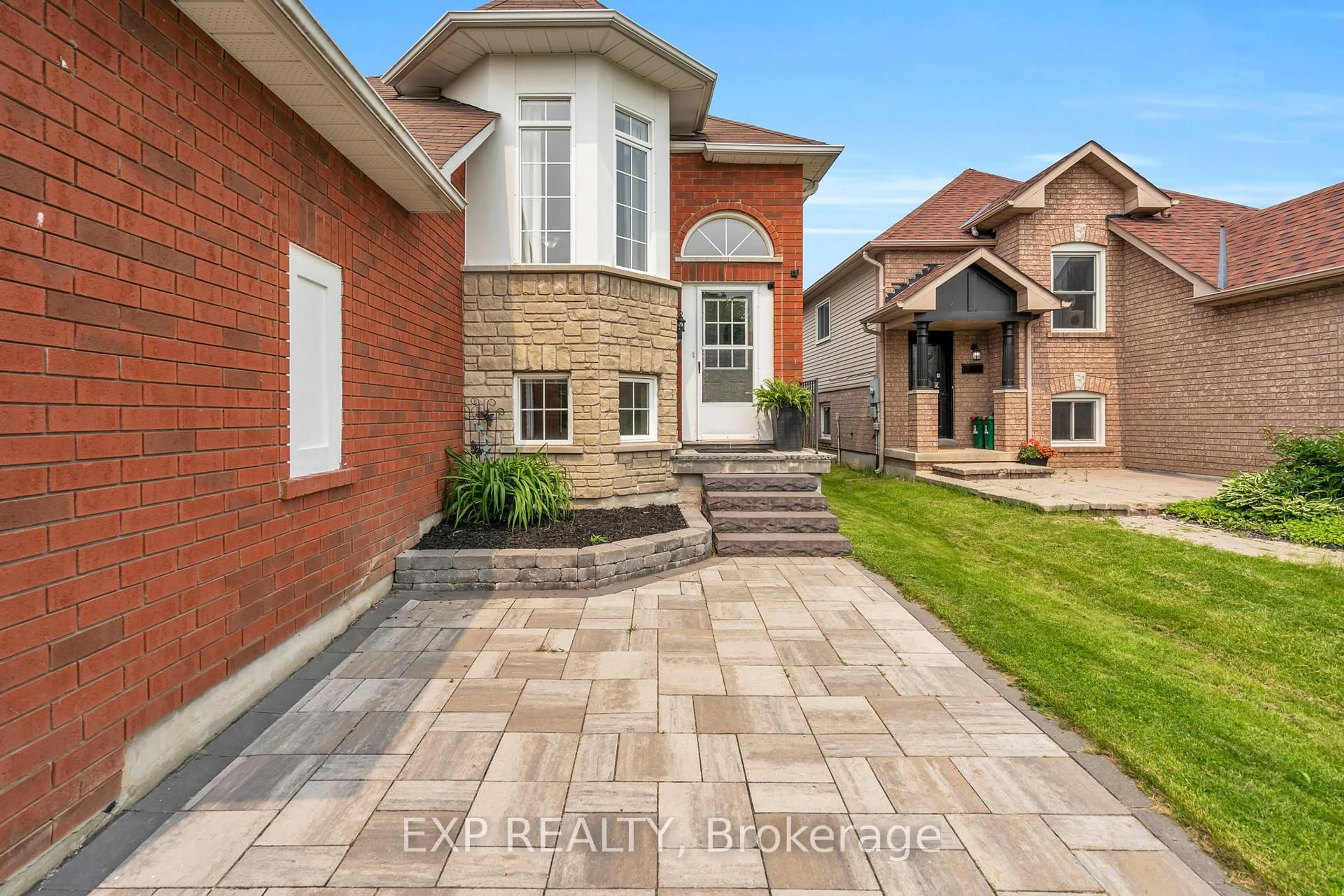 Home with brick exterior material, street for 75 Abernethy Cres, Clarington Ontario L1C 4Y9