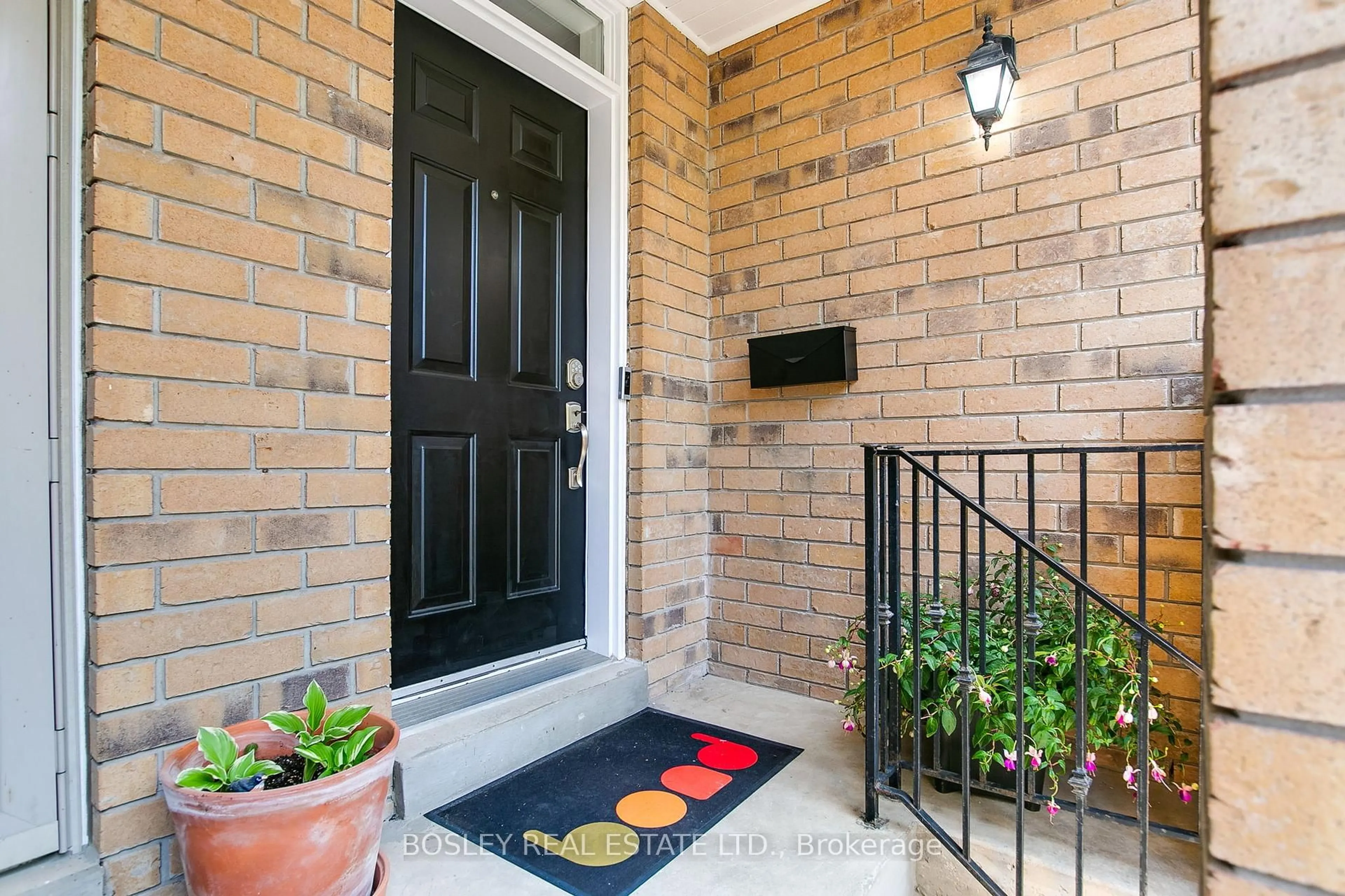 Indoor entryway for 9 Agnes Lane, Toronto Ontario M4L 3Z3