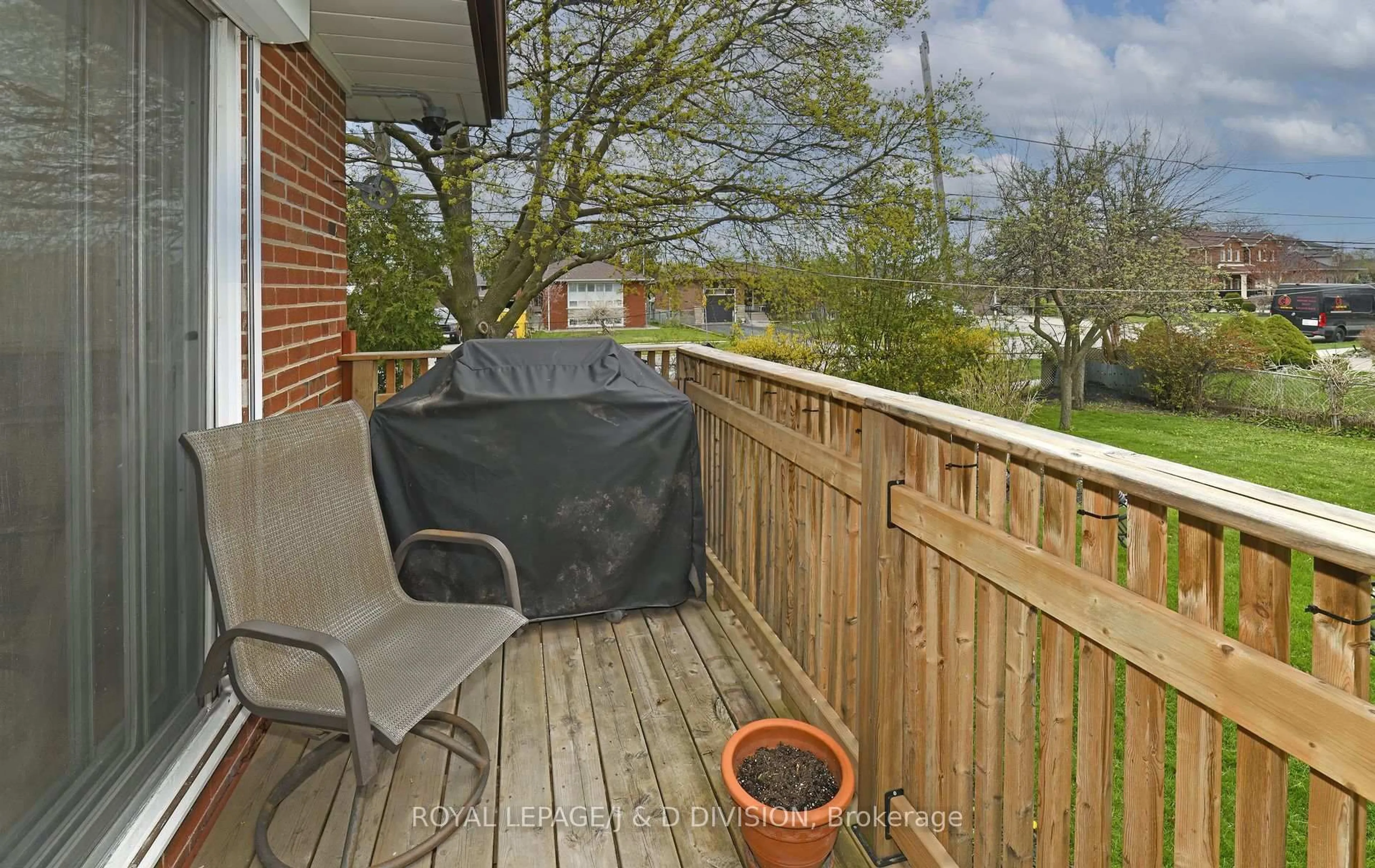 Patio, water/lake/river/ocean view for 19 Brian Ave, Toronto Ontario M1R 3J1