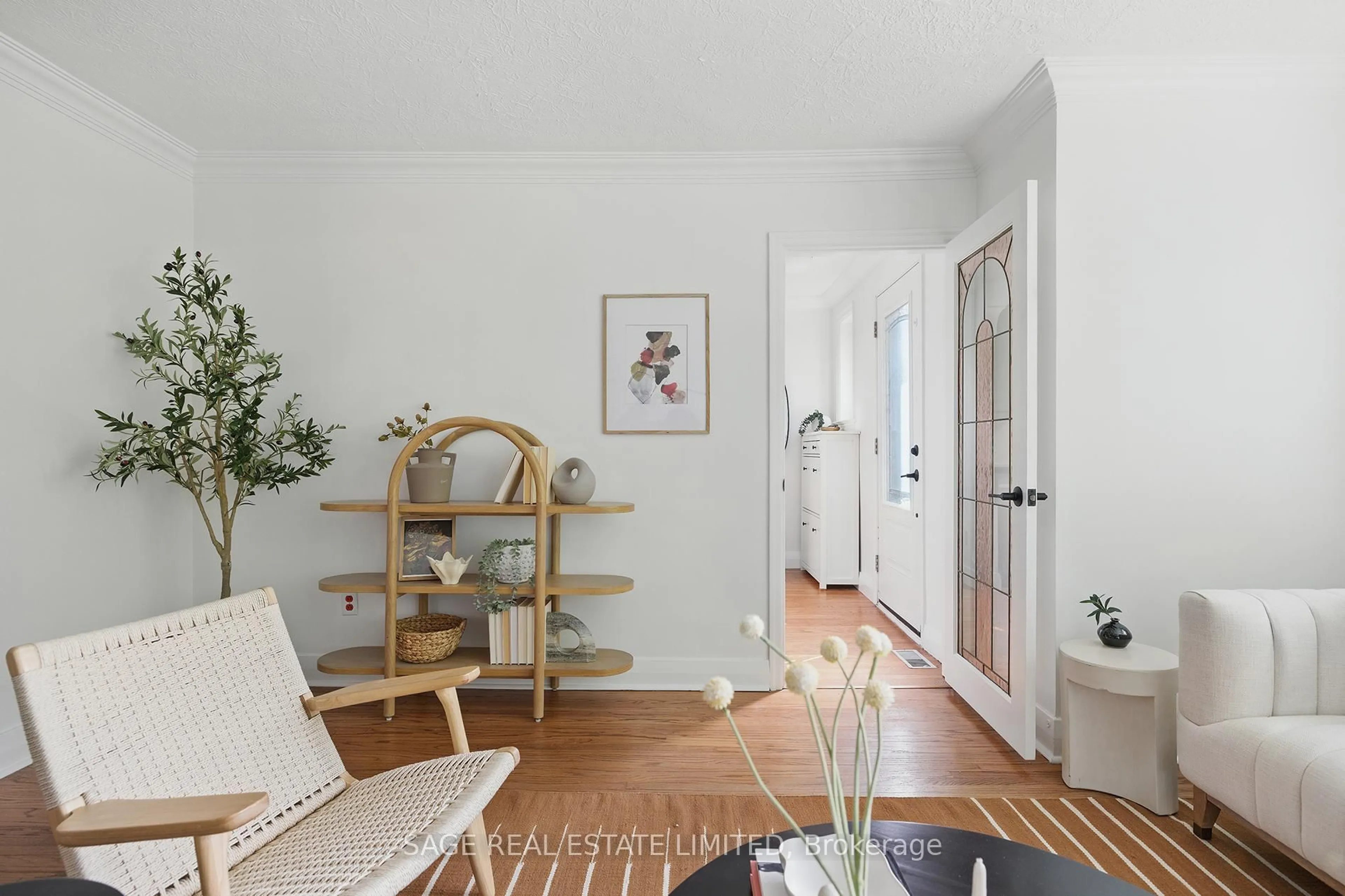 Indoor entryway for 14 Long Cres, Toronto Ontario M4E 1N6