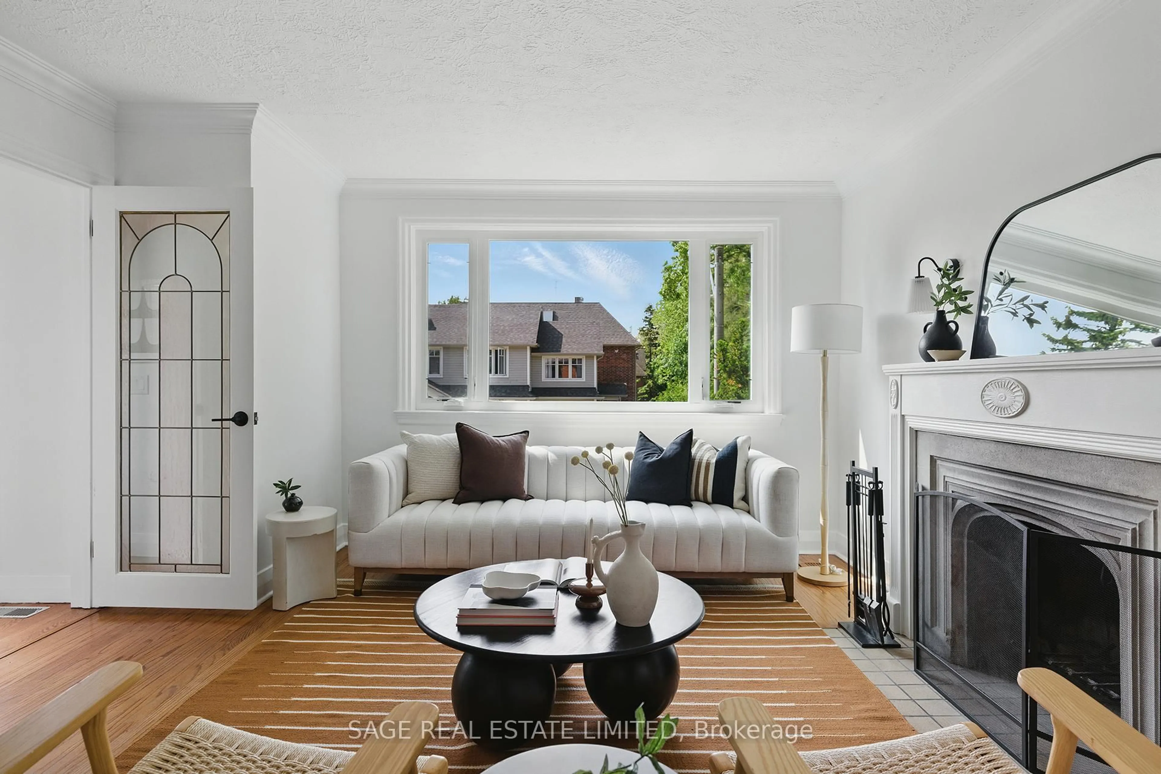 Living room with furniture, unknown for 14 Long Cres, Toronto Ontario M4E 1N6