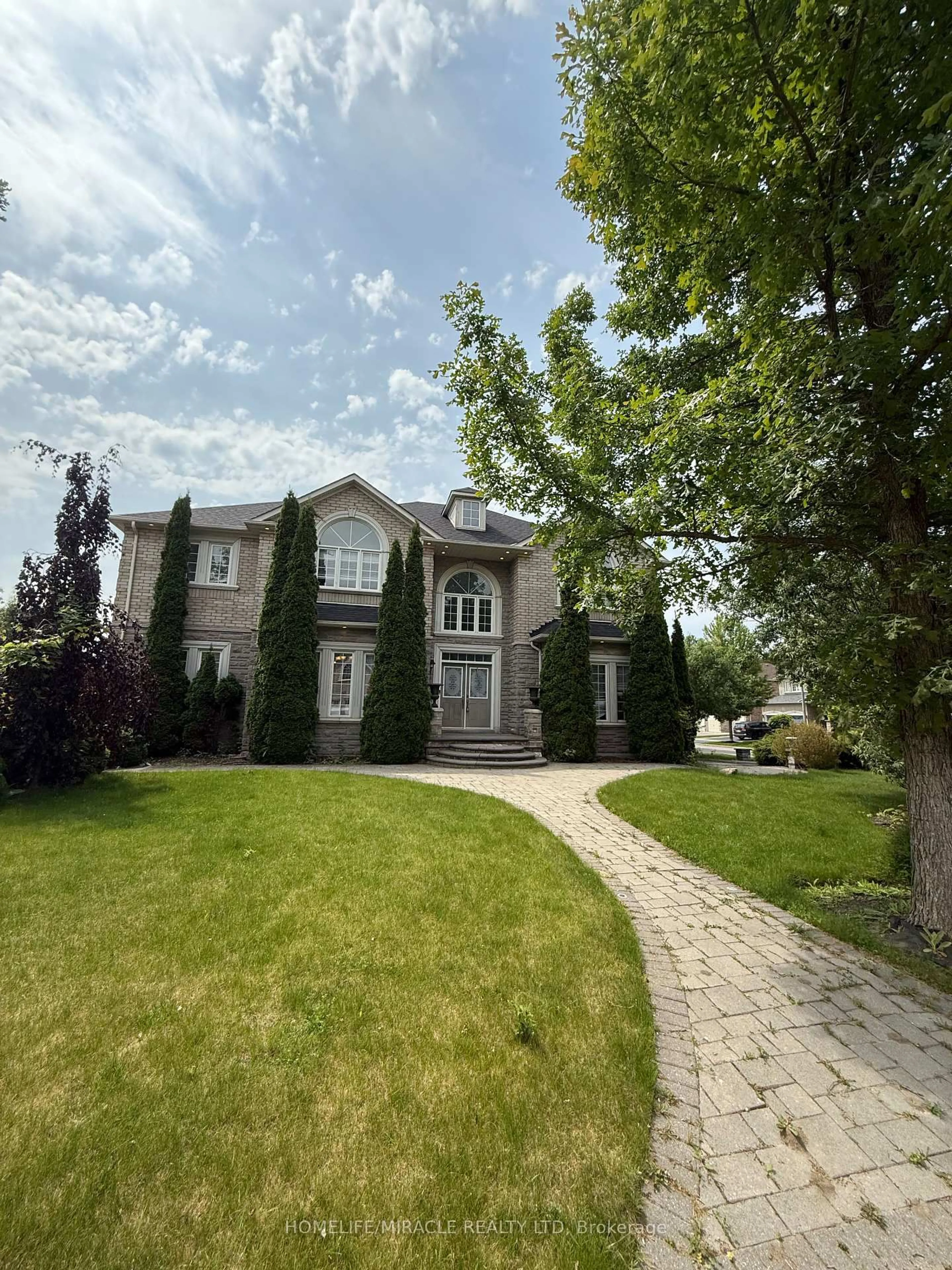 Home with brick exterior material, street for 176 Tormina Blvd, Whitby Ontario L3R 3R5