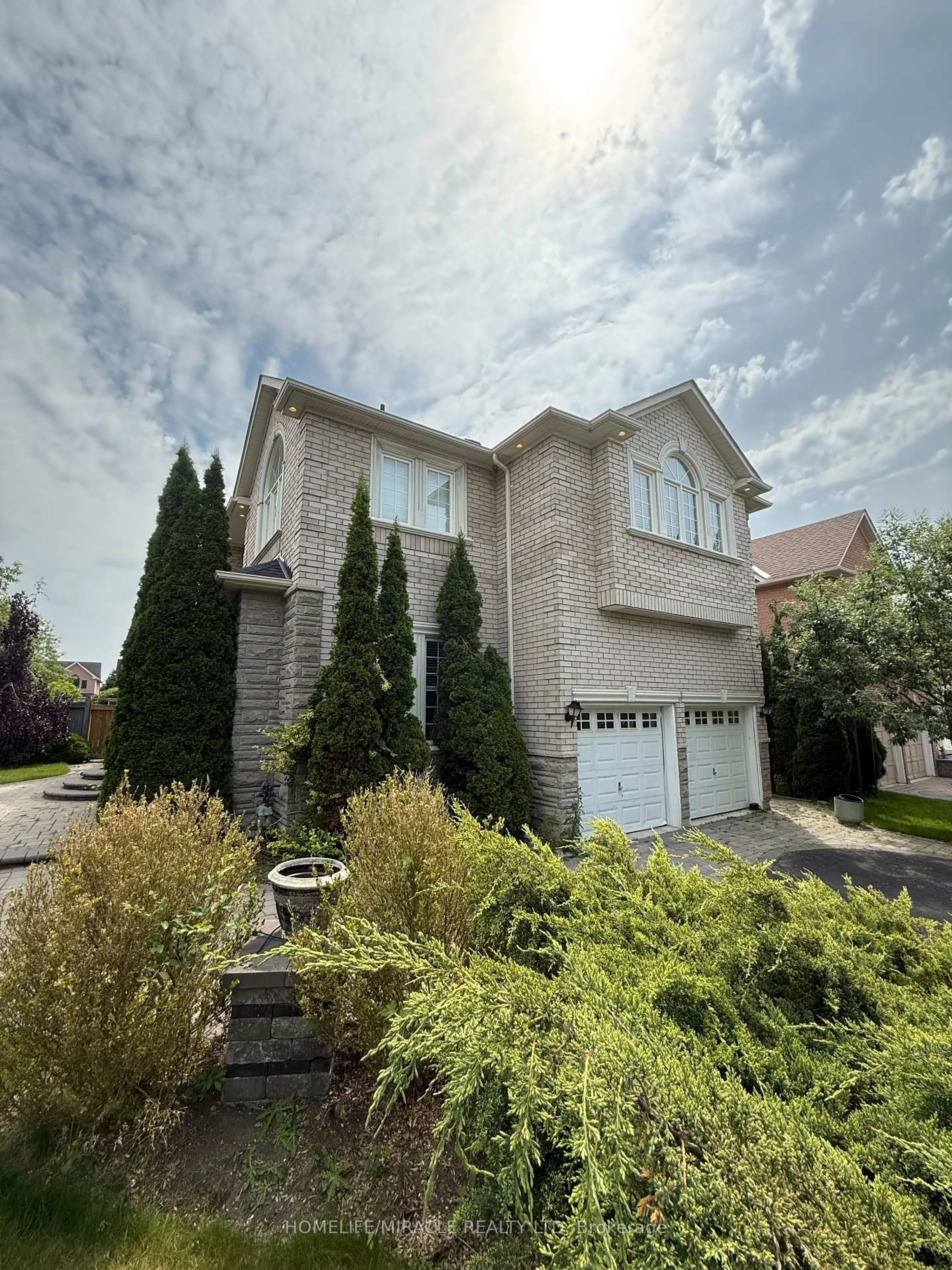 Home with brick exterior material, street for 176 Tormina Blvd, Whitby Ontario L3R 3R5