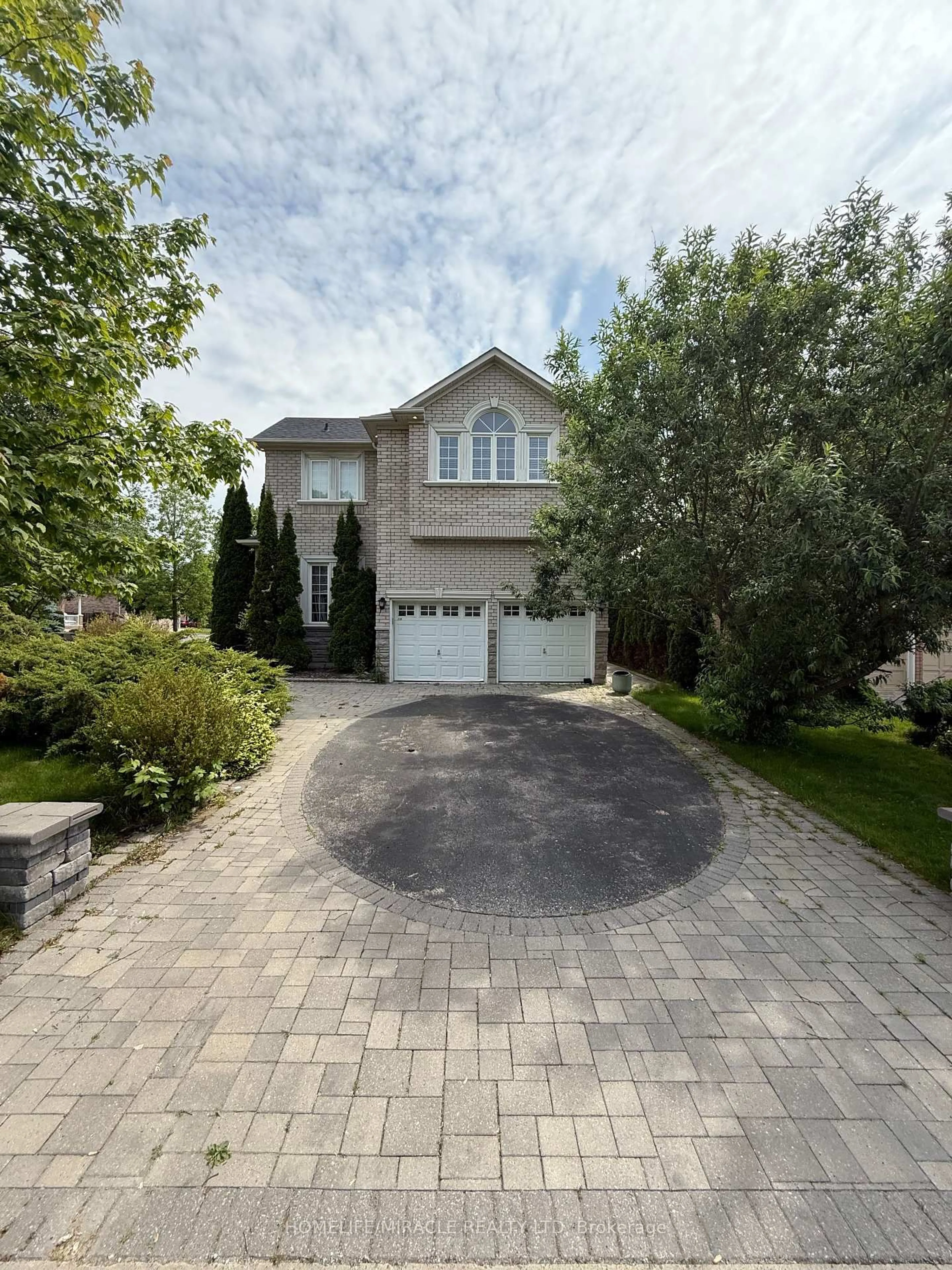 Home with brick exterior material, street for 176 Tormina Blvd, Whitby Ontario L3R 3R5