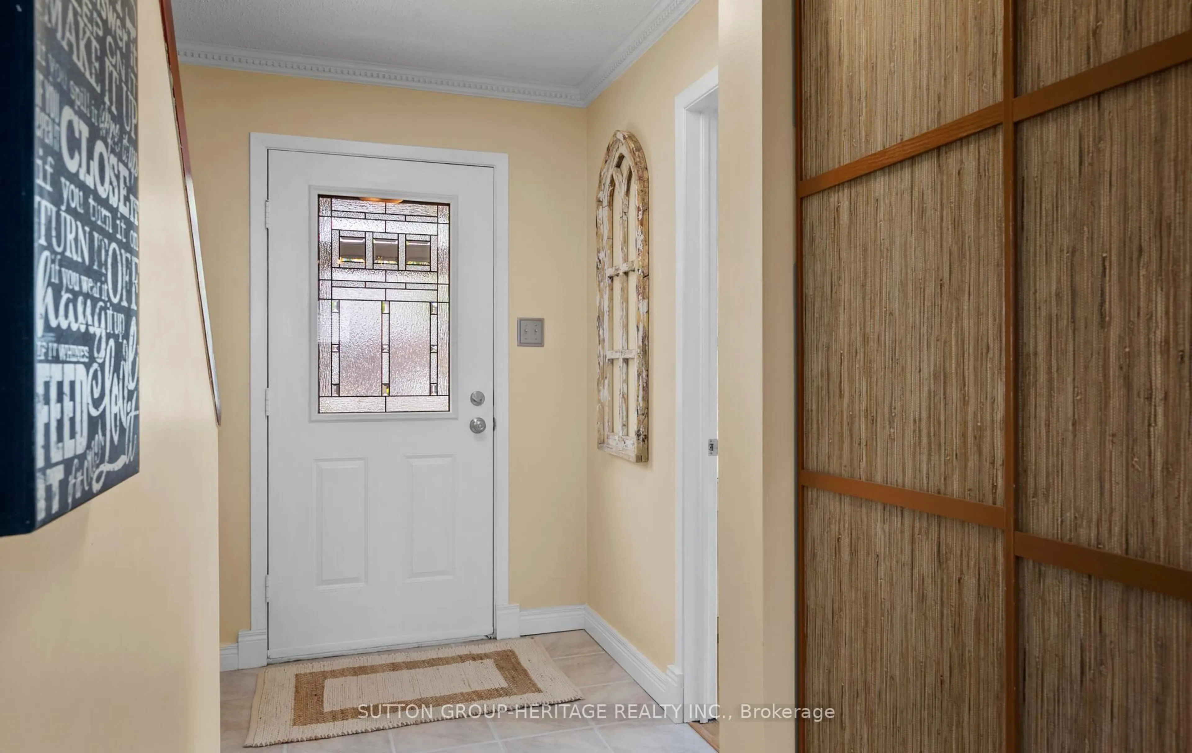 Indoor entryway for 61 Kipling Cres, Ajax Ontario L1S 5A3
