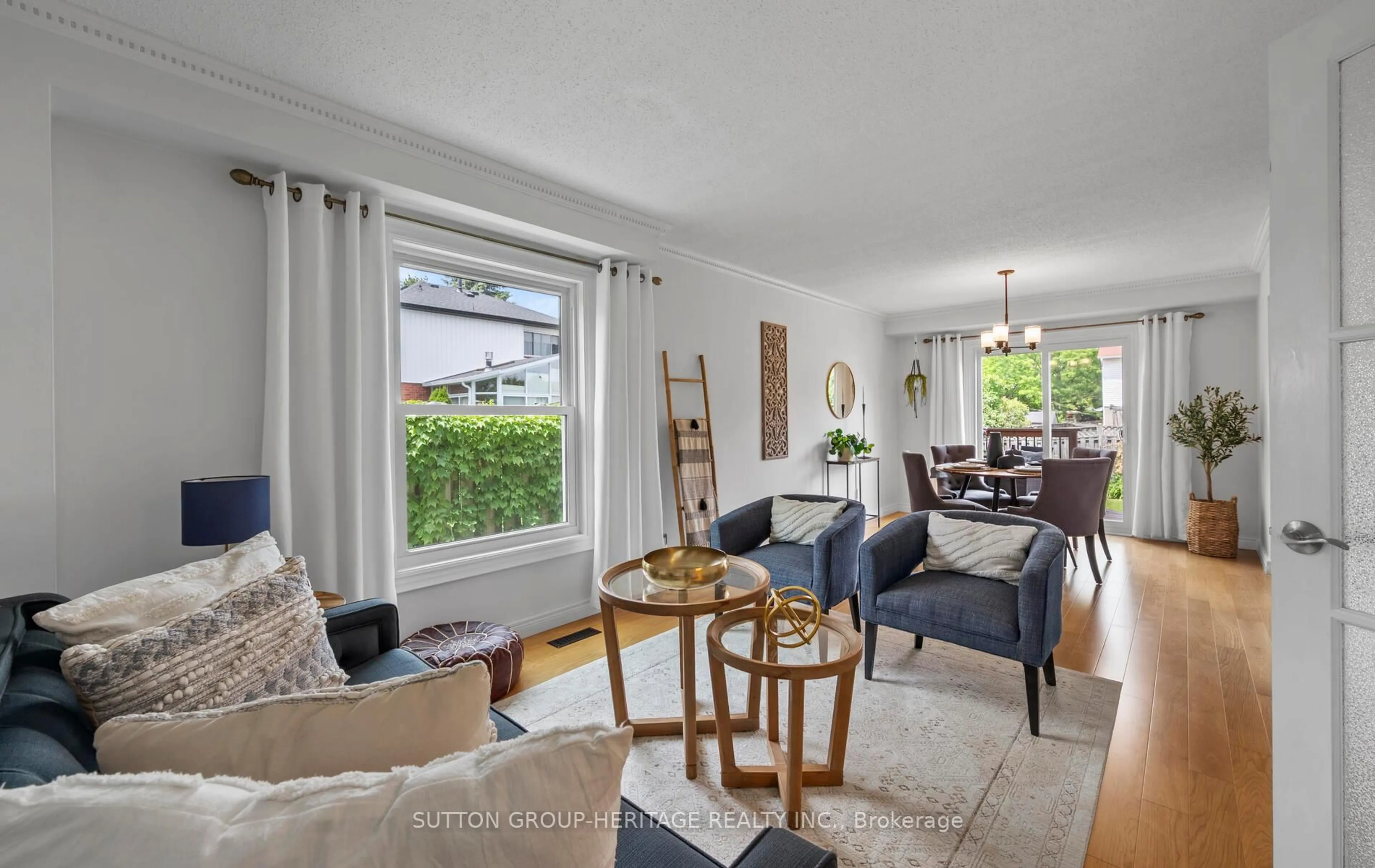 Living room with furniture, unknown for 61 Kipling Cres, Ajax Ontario L1S 5A3