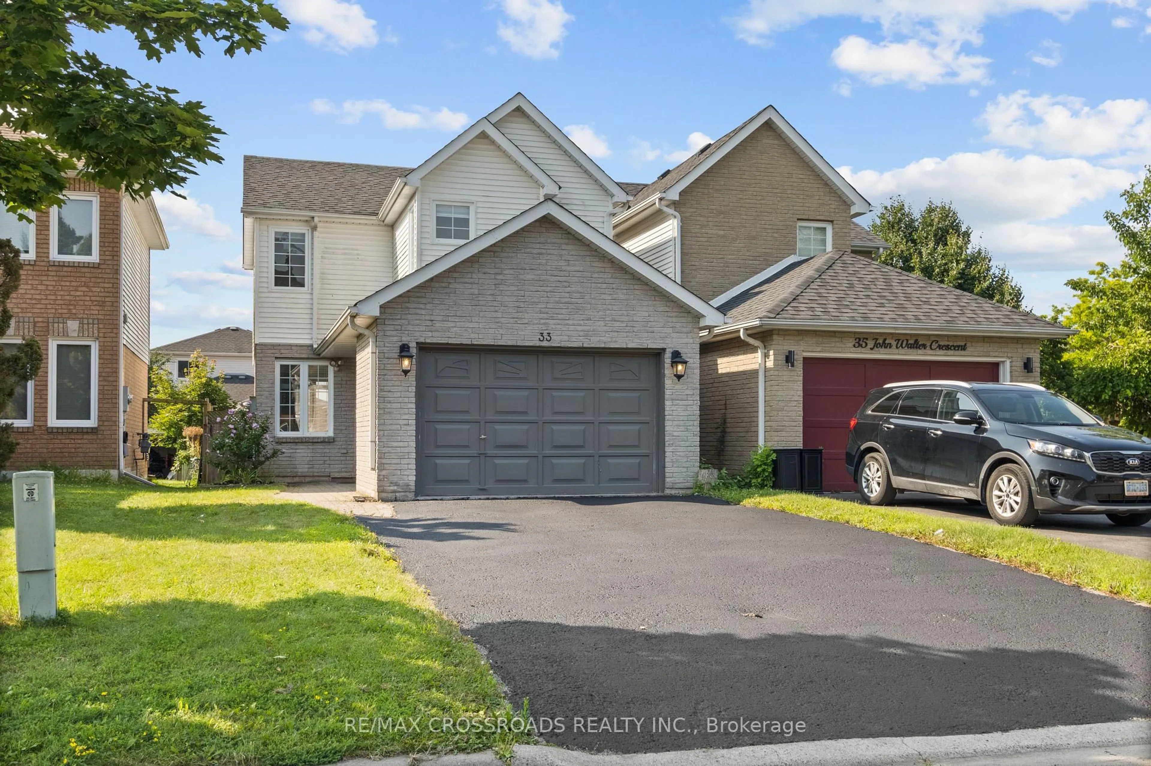 A pic from outside/outdoor area/front of a property/back of a property/a pic from drone, street for 33 John Walter Cres, Clarington Ontario L1E 2W6
