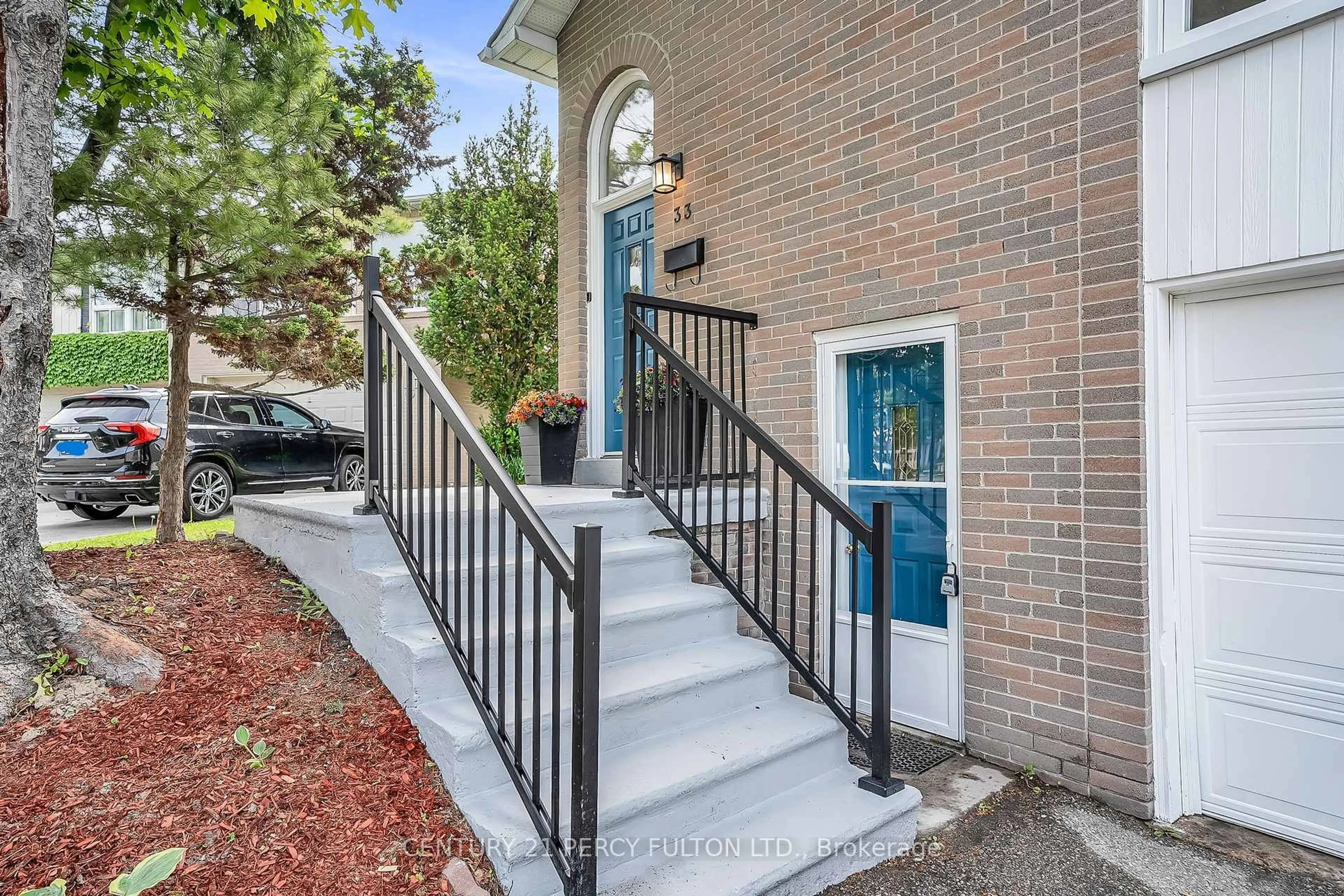 Unknown for 33 Pettibone Sq, Toronto Ontario M1W 2J1