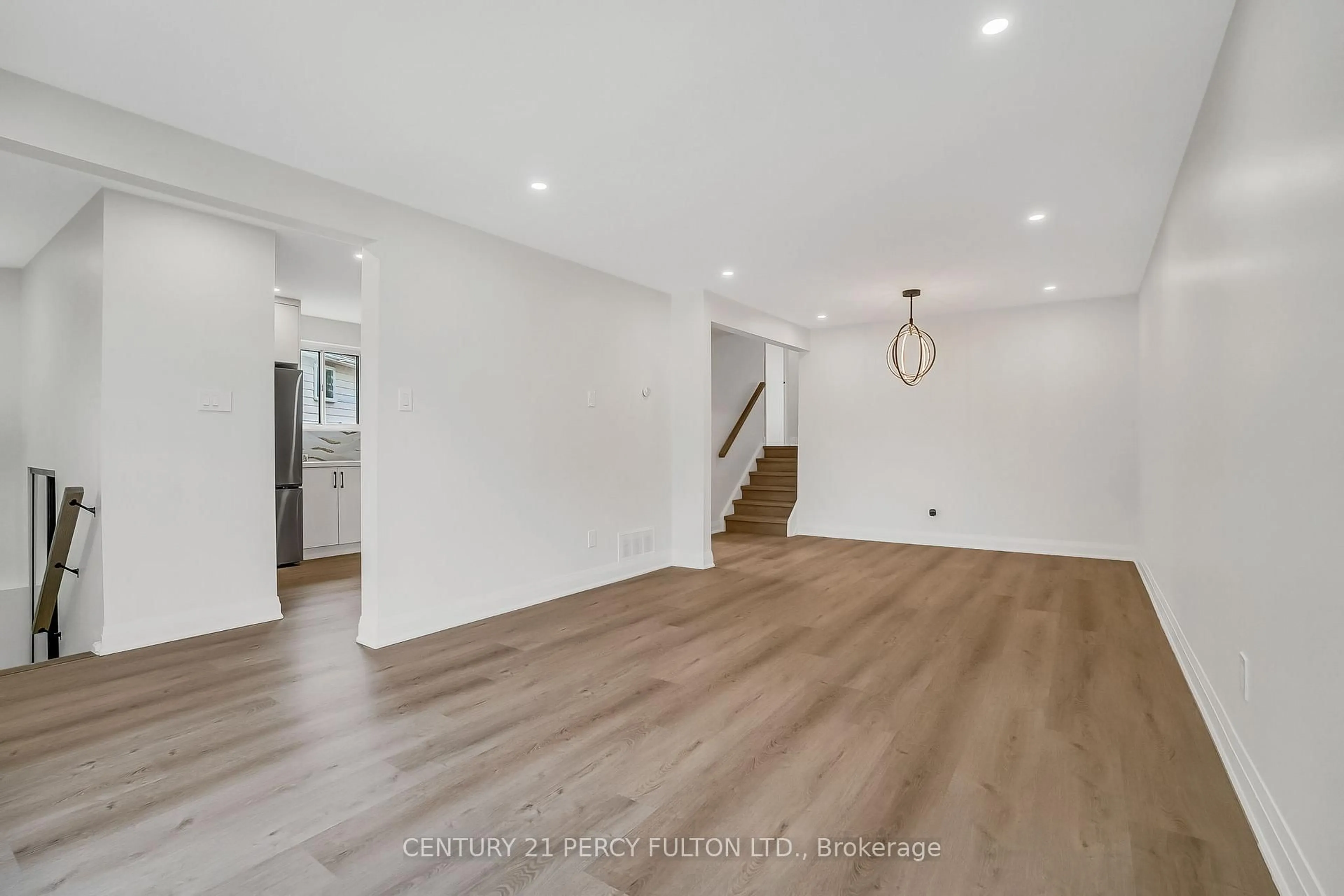 A pic of a room for 33 Pettibone Sq, Toronto Ontario M1W 2J1