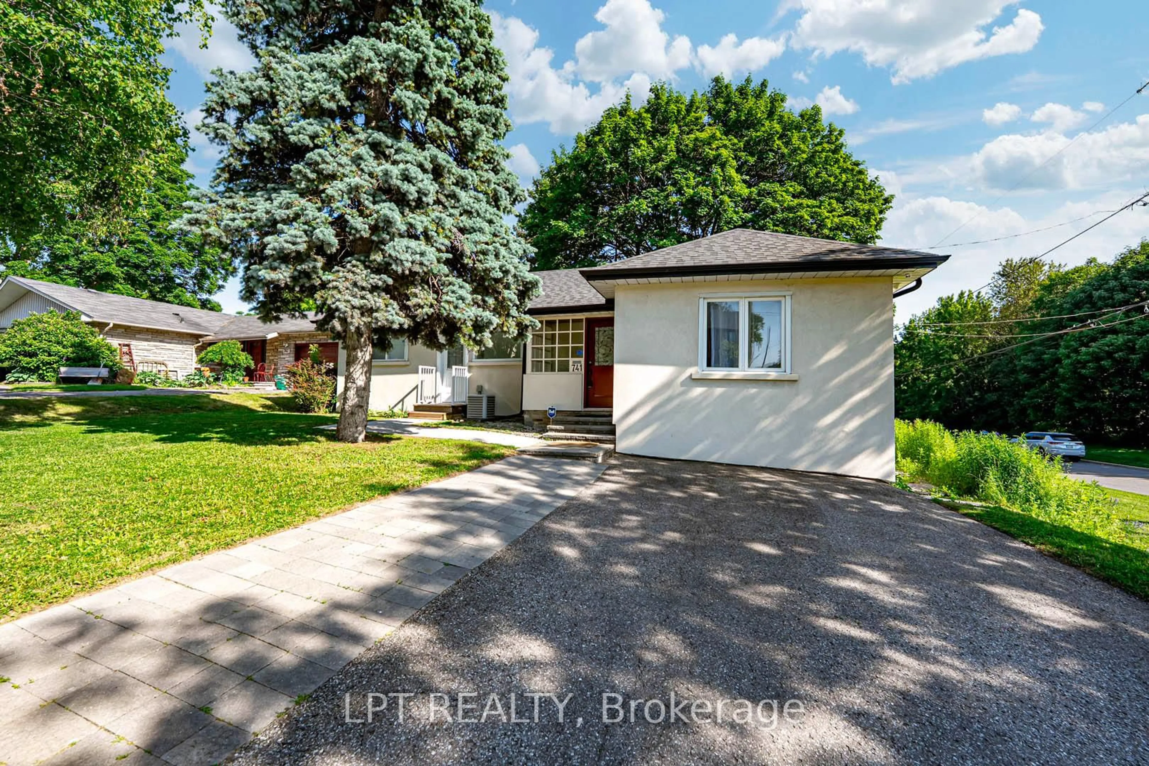 Unknown for 741 King St, Oshawa Ontario L1H 1H1