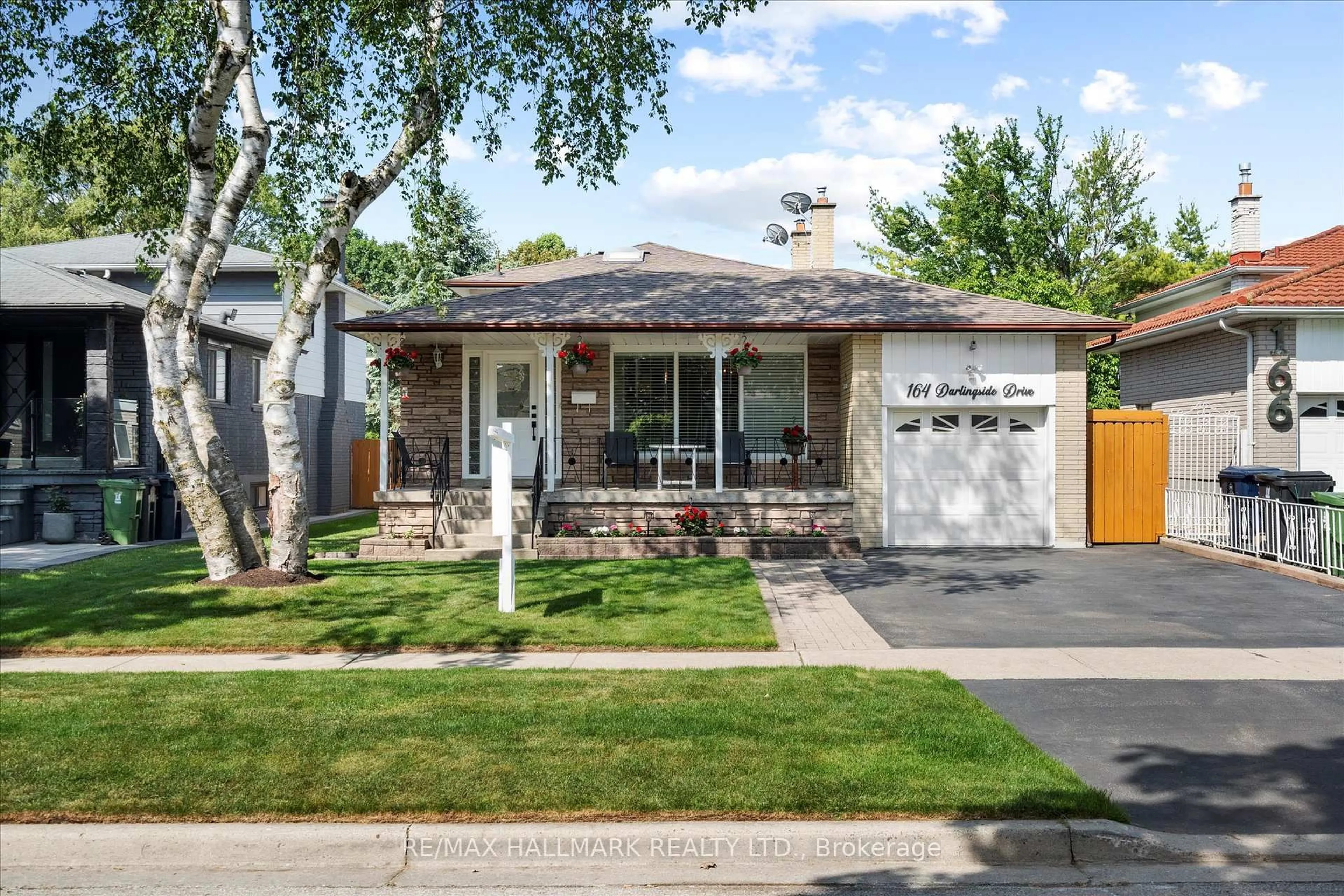 Home with brick exterior material, street for 164 Darlingside Ave, Toronto Ontario M1E 3P6