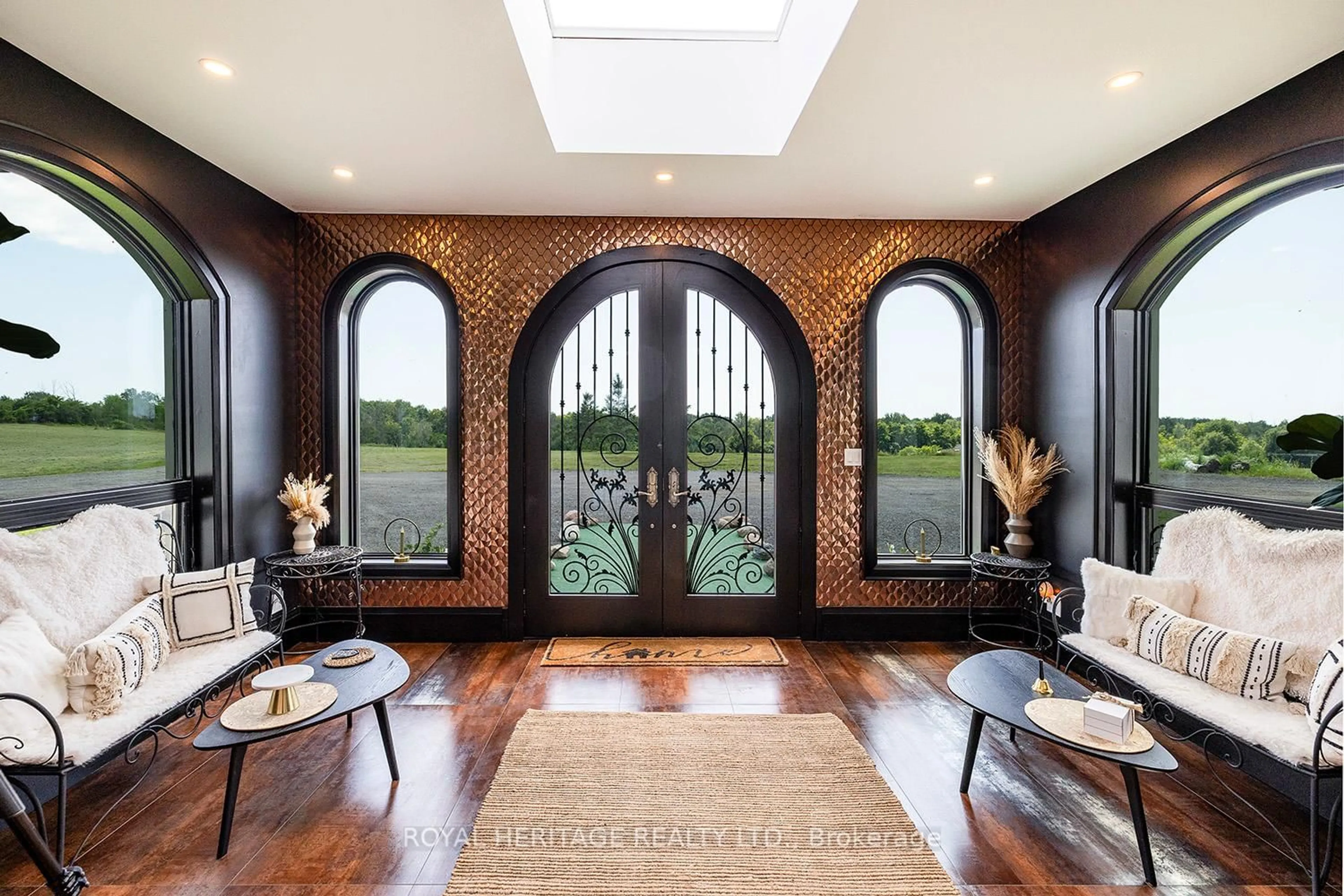 Indoor entryway for 3655 Hancock Rd, Clarington Ontario L1N 3K4