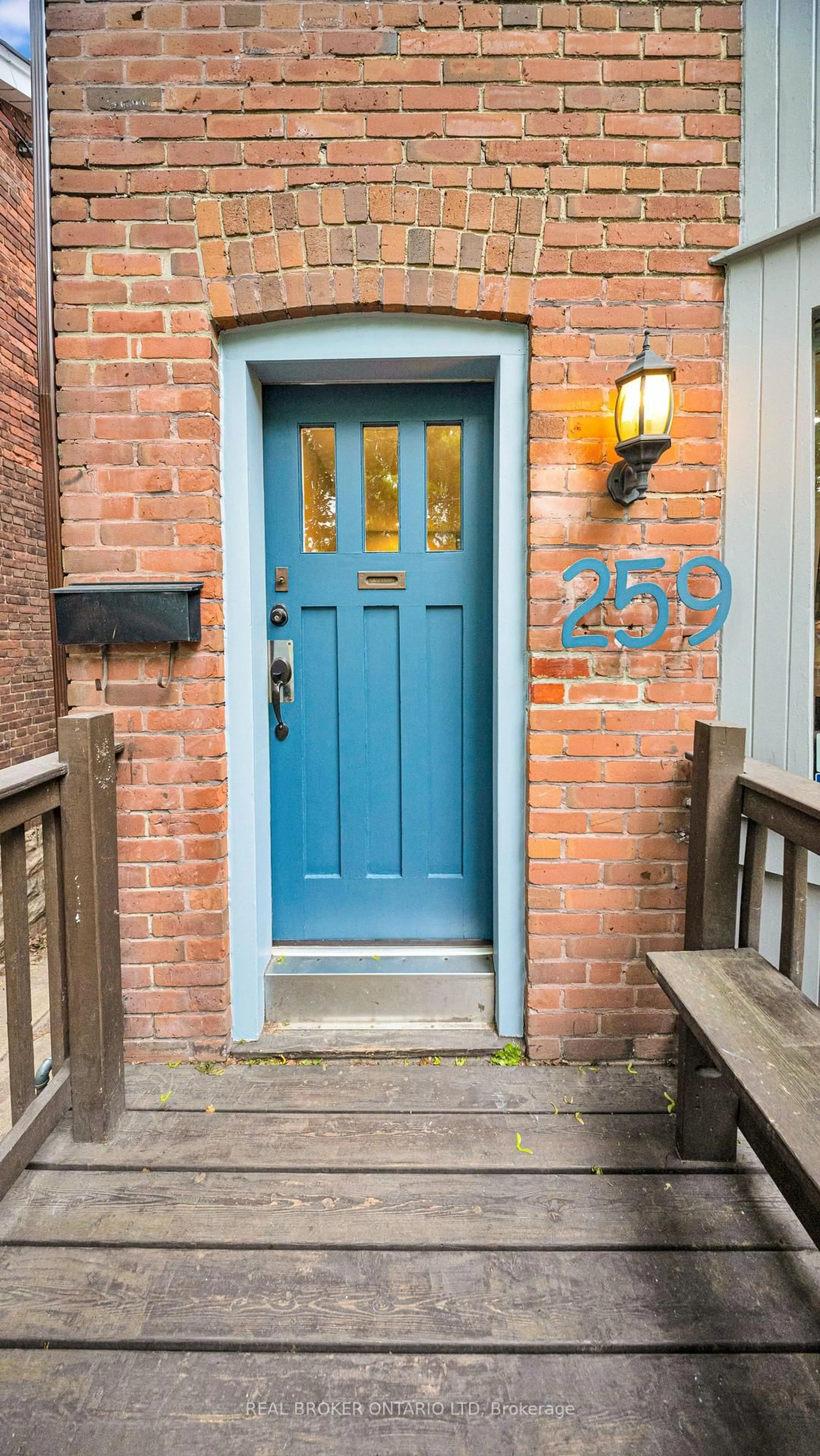 Indoor entryway for 259 Strathmore Blvd, Toronto Ontario M4J 1P7