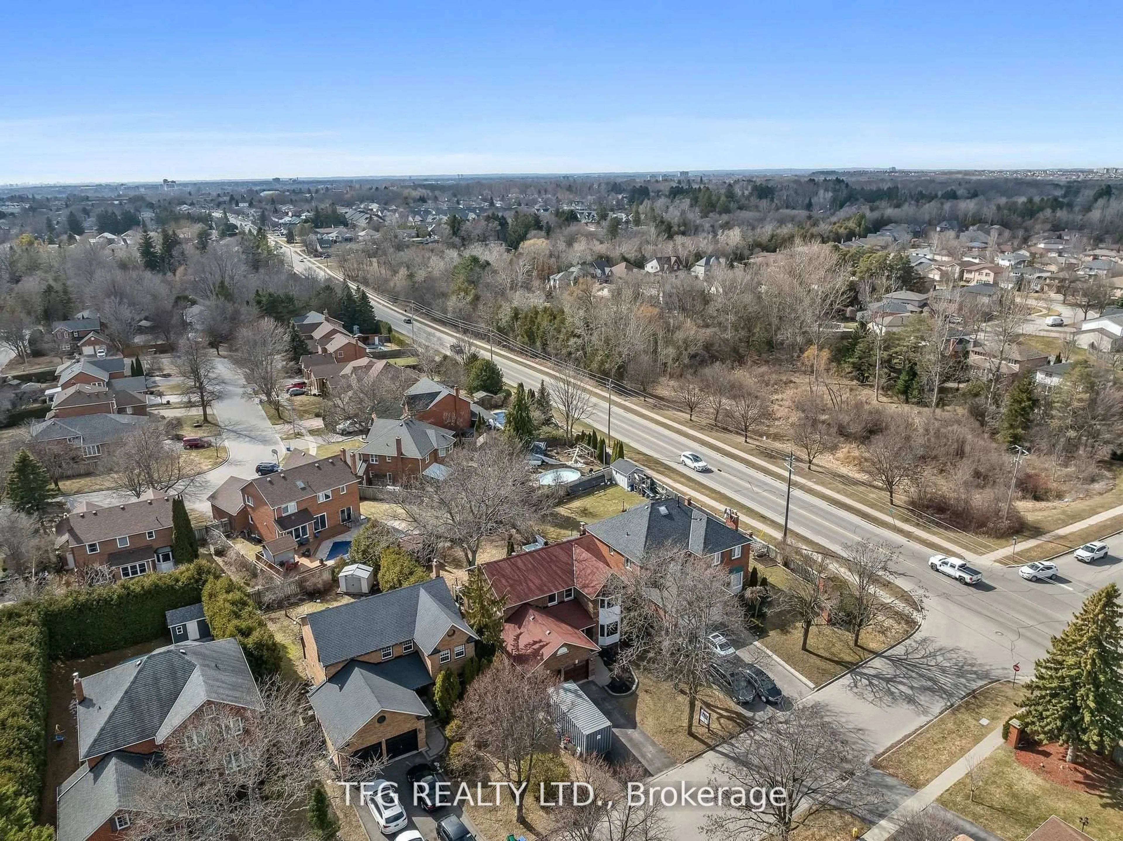 A pic from outside/outdoor area/front of a property/back of a property/a pic from drone, city buildings view from balcony for 4 Carriage Lane, Clarington Ontario L1E 1J9