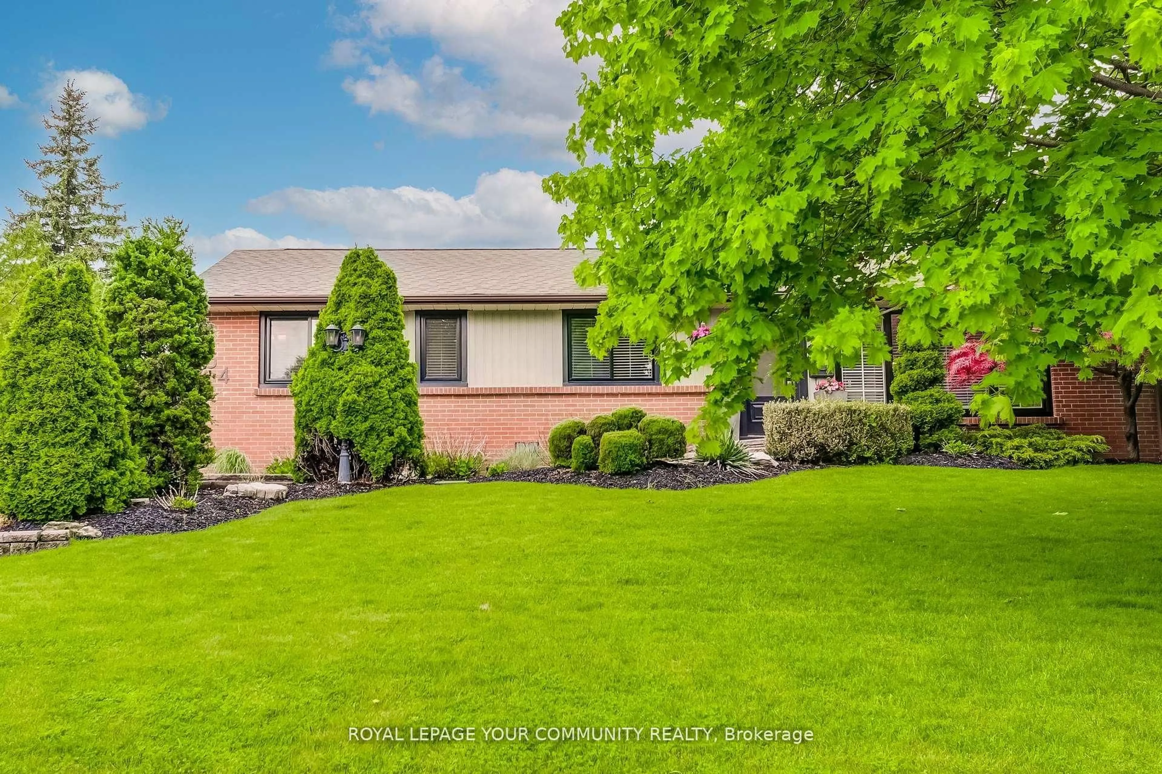 Home with brick exterior material, street for 54 Montgomery Ave, Whitby Ontario L1M 1B1