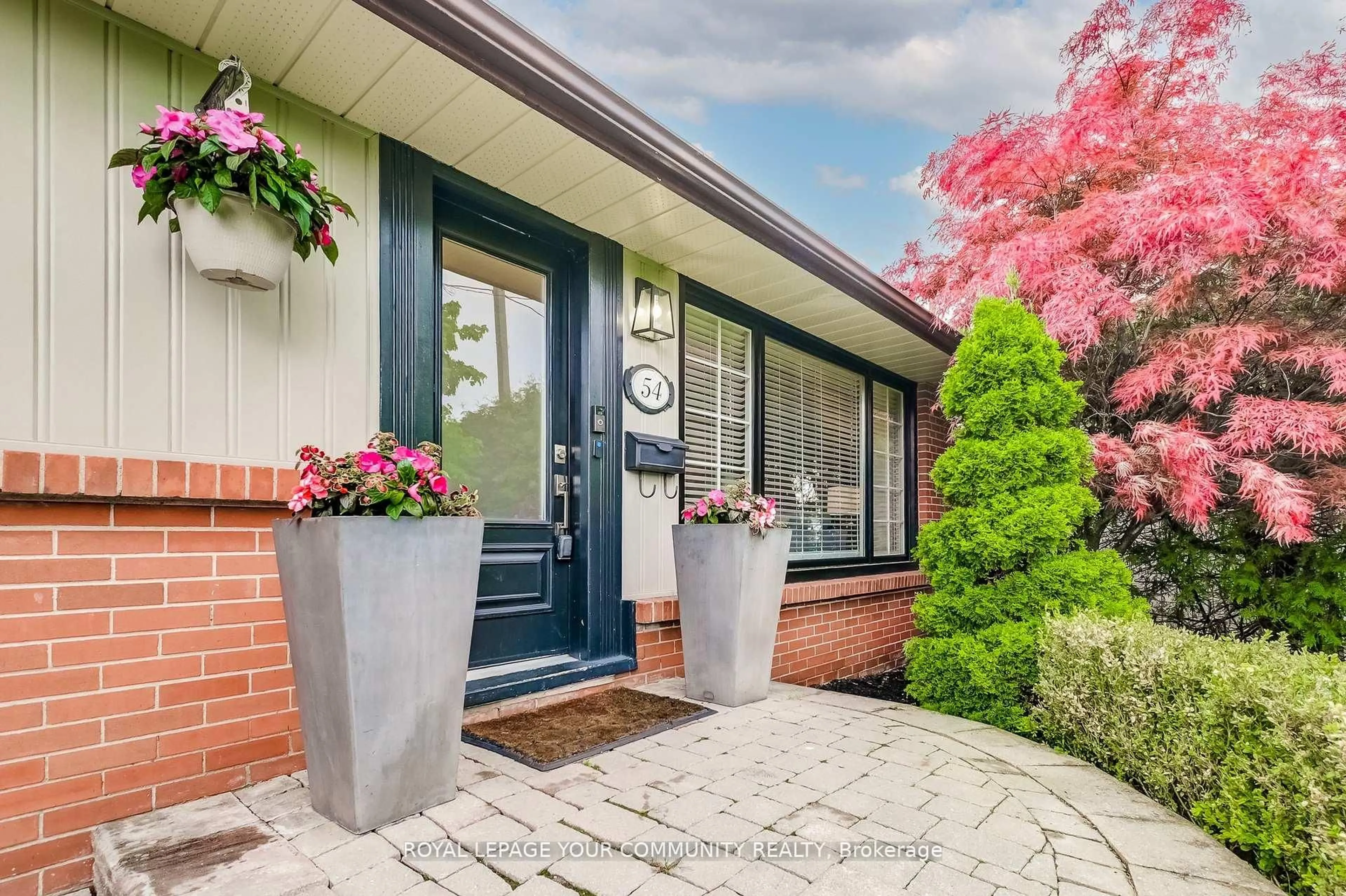 Home with brick exterior material, street for 54 Montgomery Ave, Whitby Ontario L1M 1B1