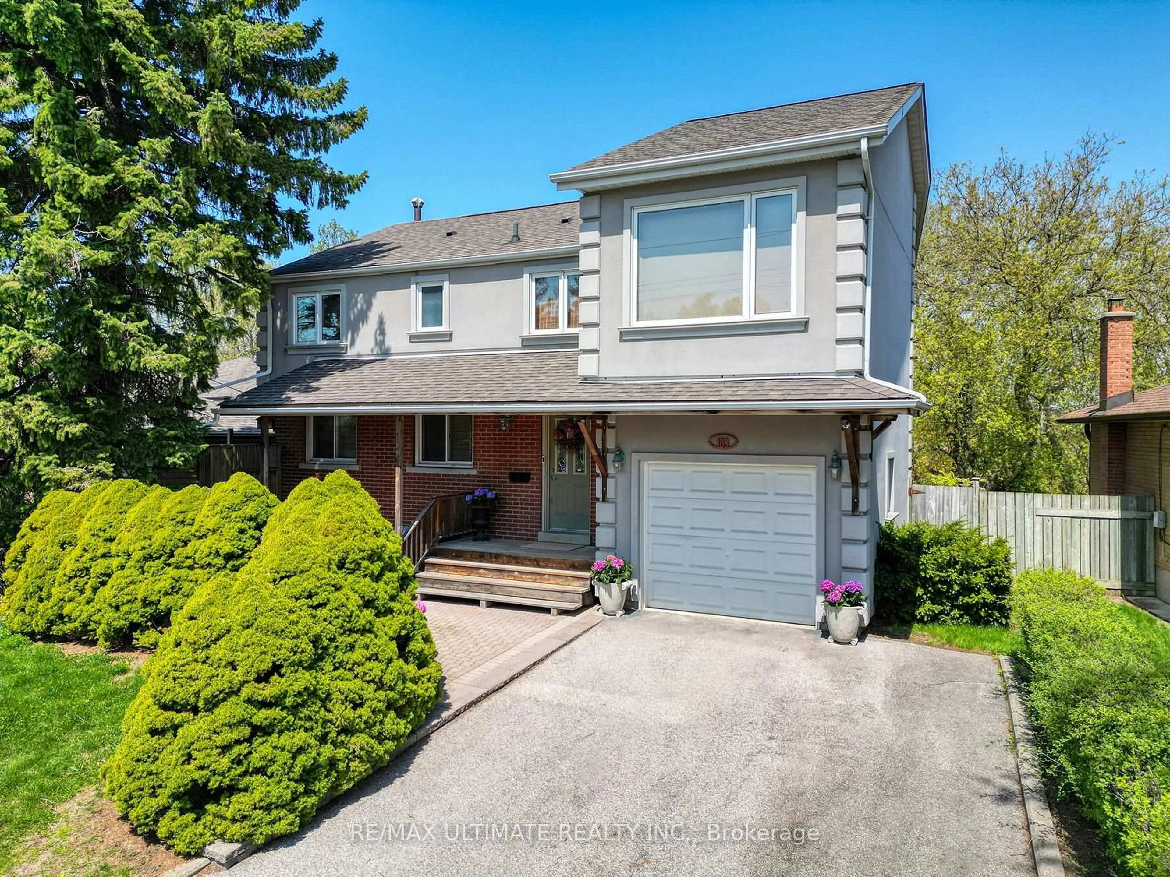 A pic from outside/outdoor area/front of a property/back of a property/a pic from drone, street for 103 Weir Cres, Toronto Ontario M1E 3B2