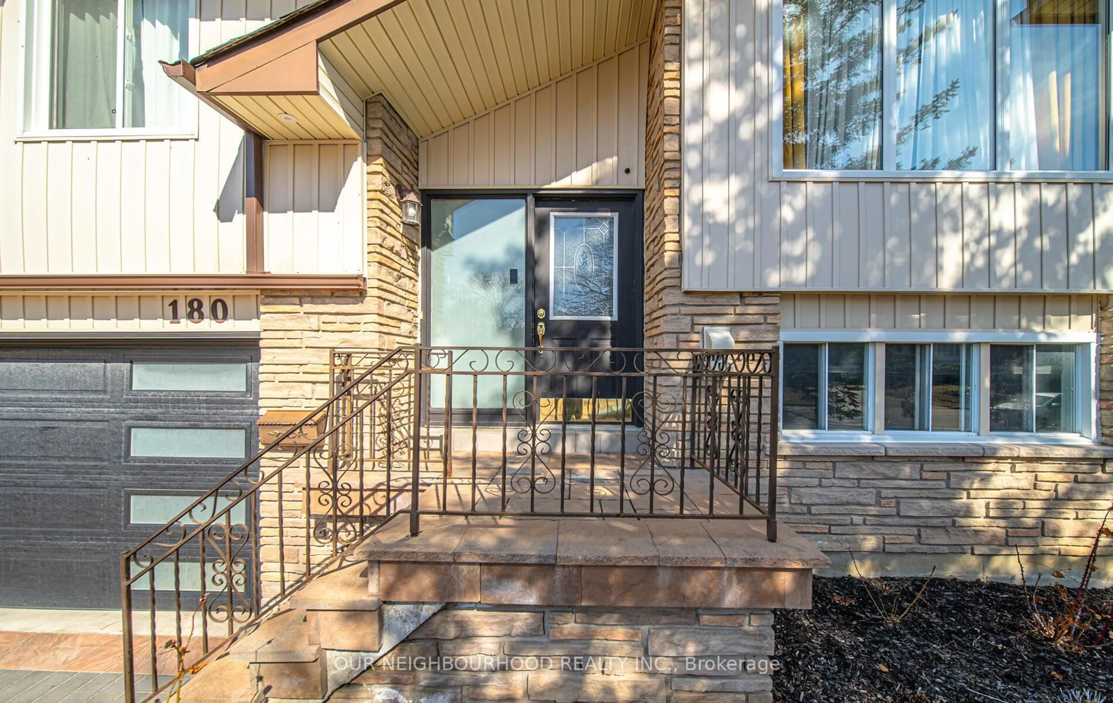Home with brick exterior material, street for 180 Northdale Ave, Oshawa Ontario L1G 7B9