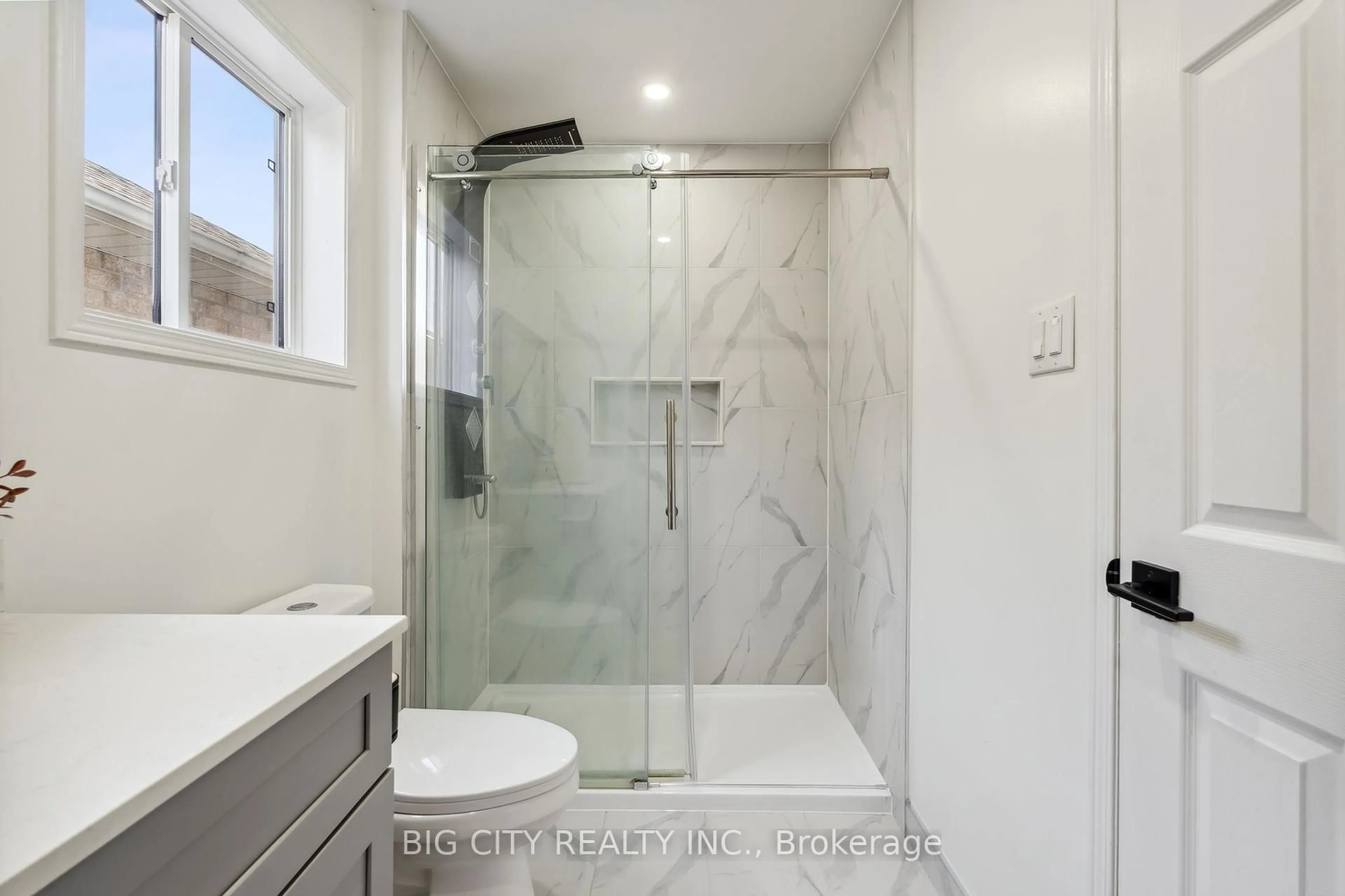 Contemporary bathroom, ceramic/tile floor for 70 Greenhalf Dr, Ajax Ontario L1S 7N9