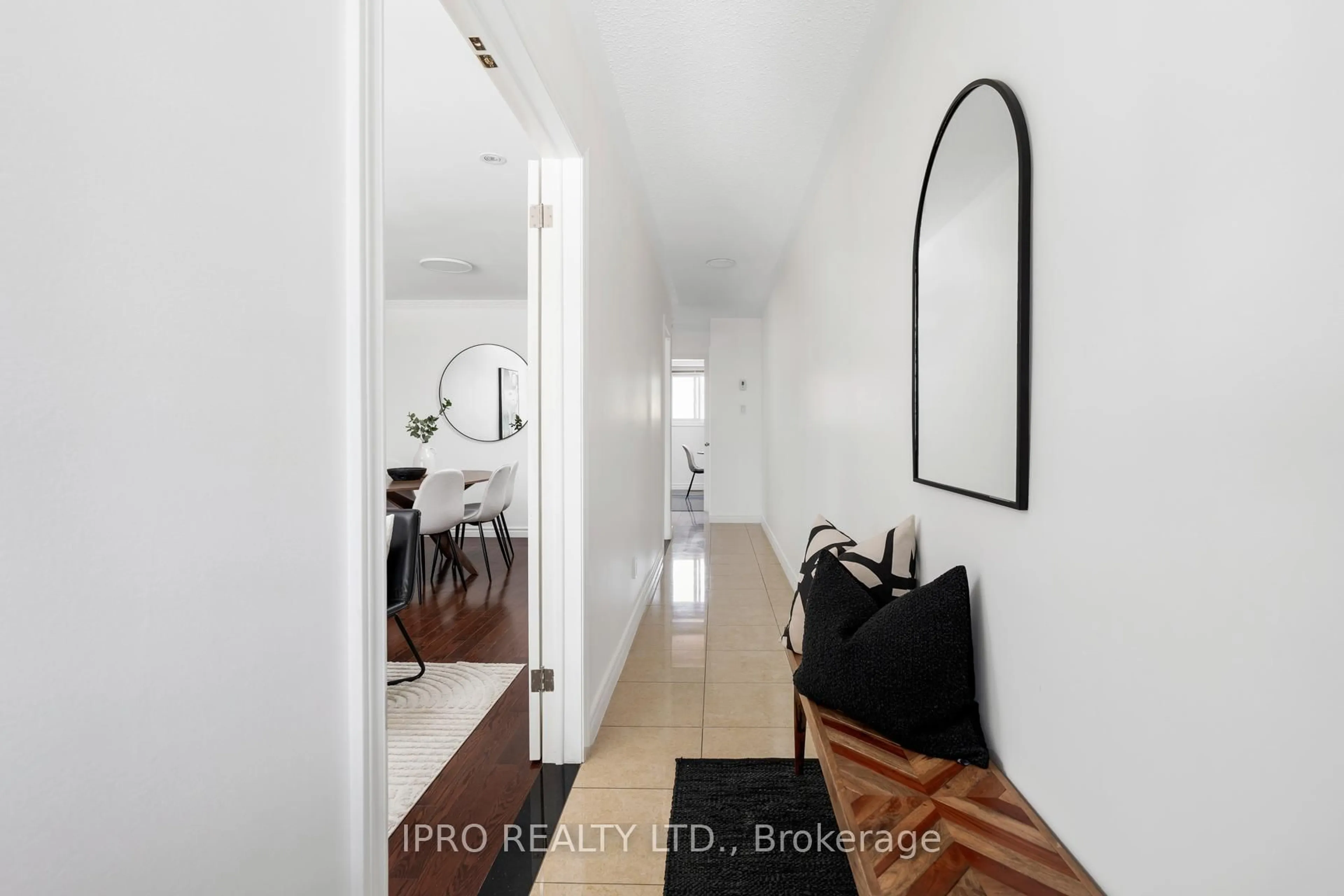 Indoor entryway for 610 Greenwood Ave, Toronto Ontario M4J 4B2