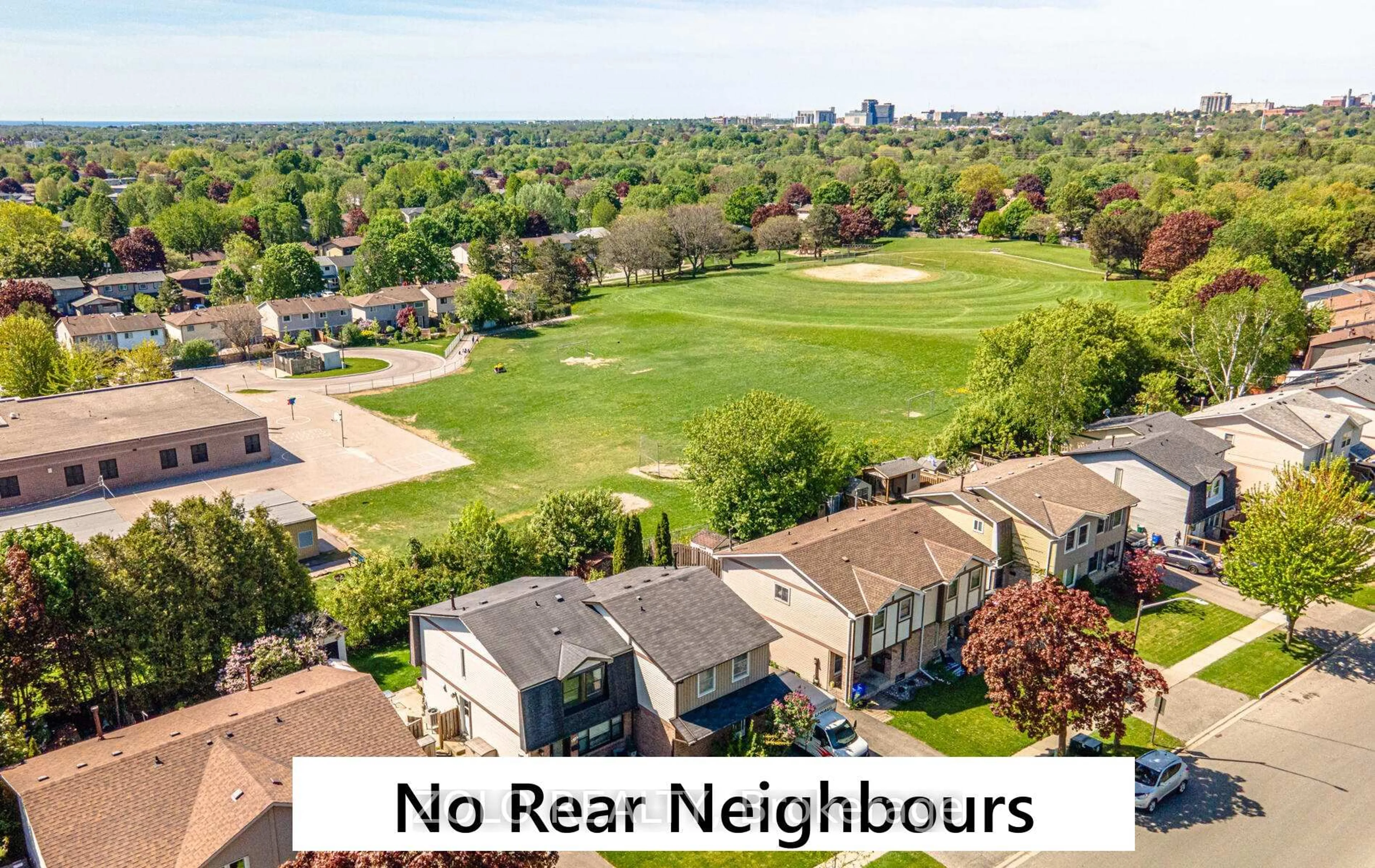 A pic from outside/outdoor area/front of a property/back of a property/a pic from drone, street for 618 Galahad Dr, Oshawa Ontario L1K 1M2
