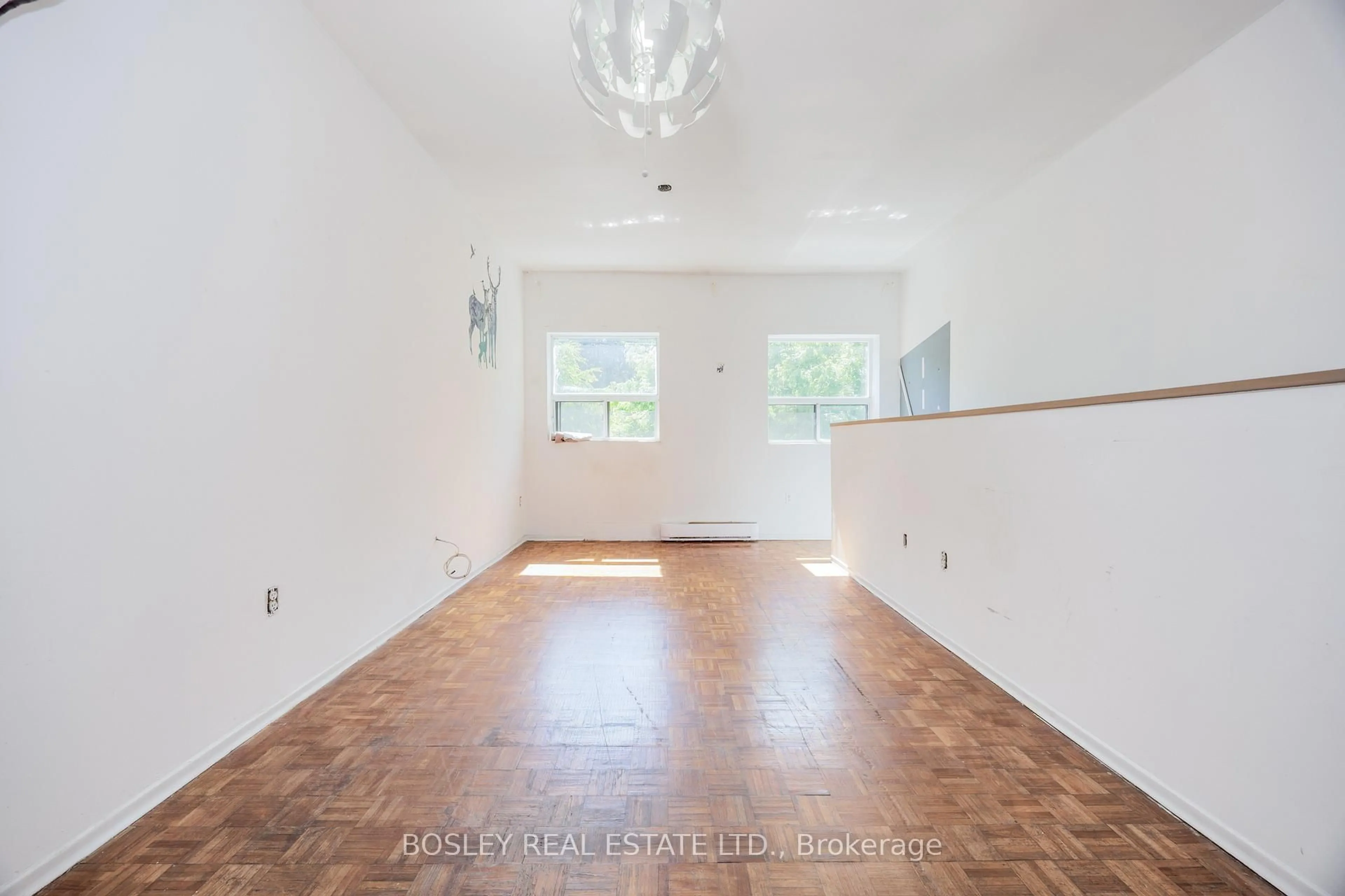 A pic of a room for 263 Leslie St, Toronto Ontario M4M 3C8