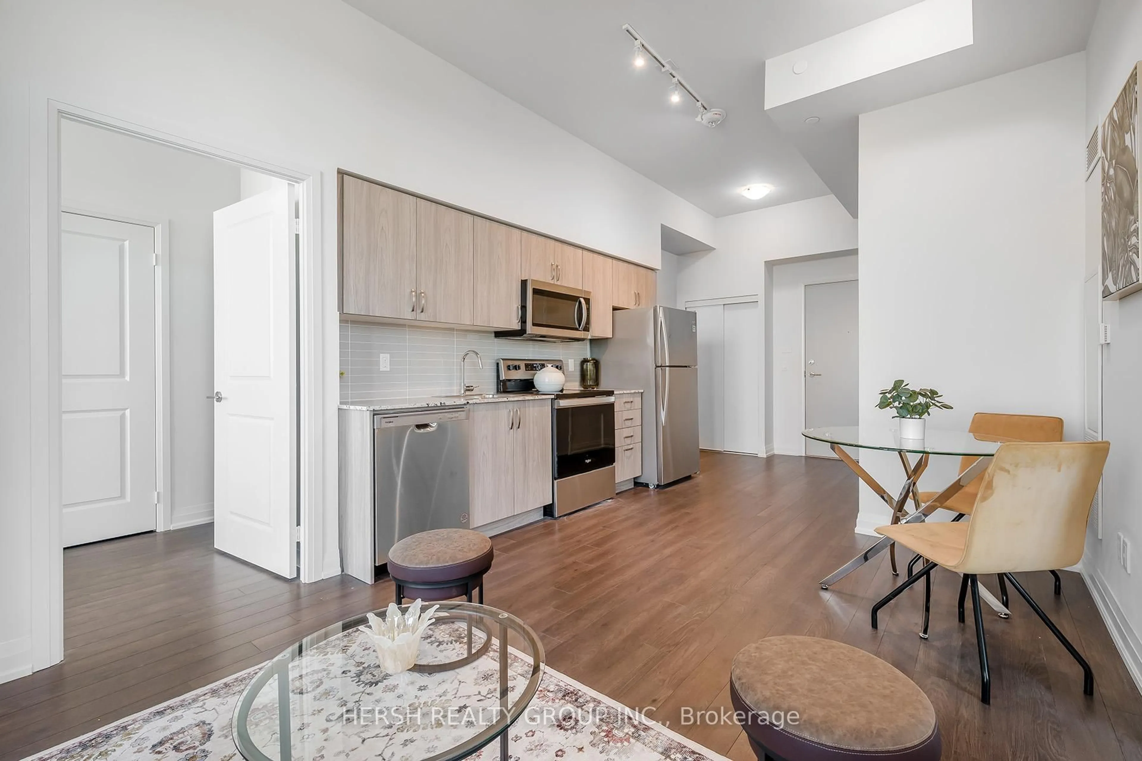 Unknown for 10 Meadowglen Pl #LPH5, Toronto Ontario M1G 0A8