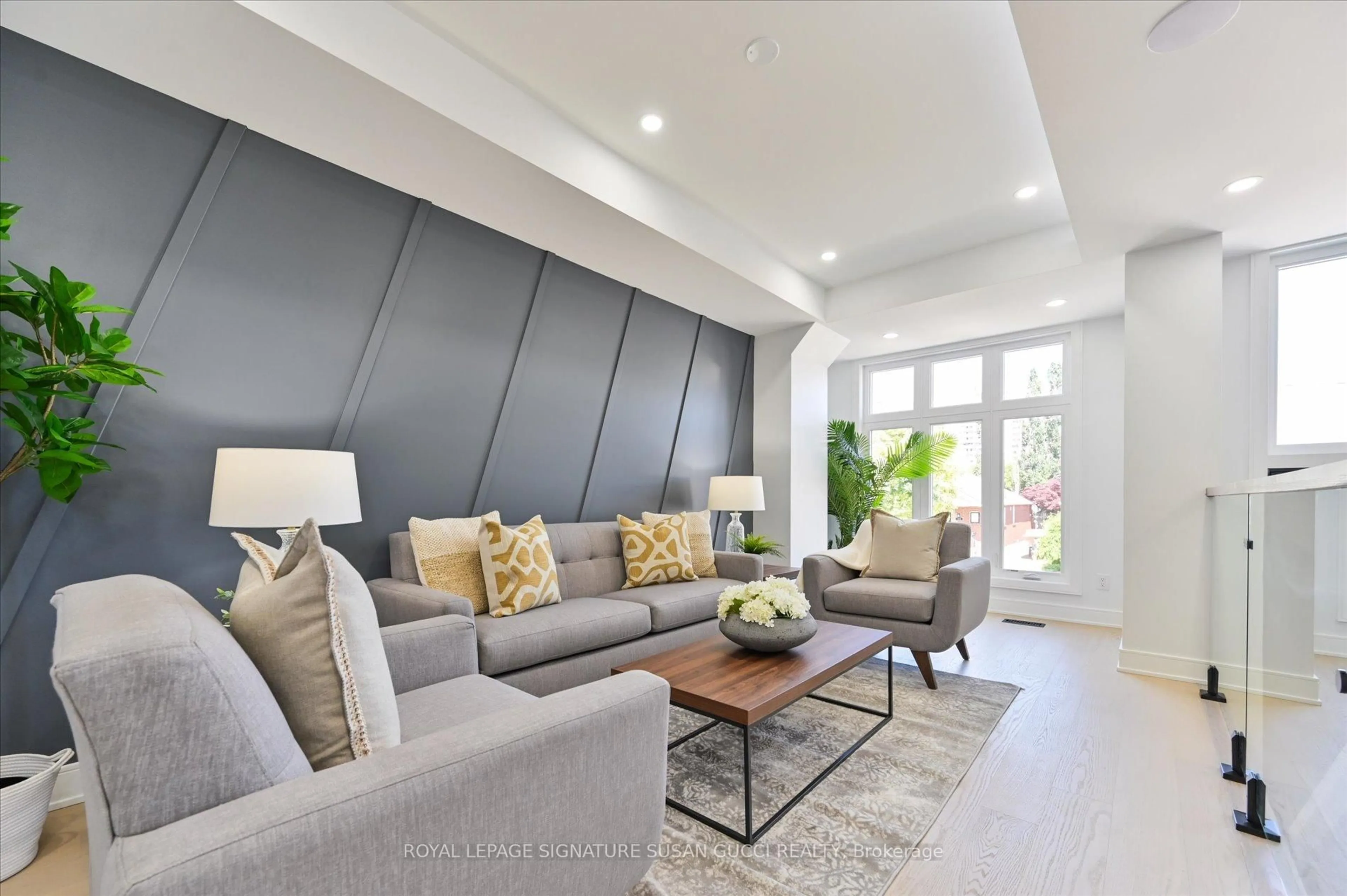 Living room with furniture, unknown for 354 Woodmount Ave, Toronto Ontario M4C 4A5