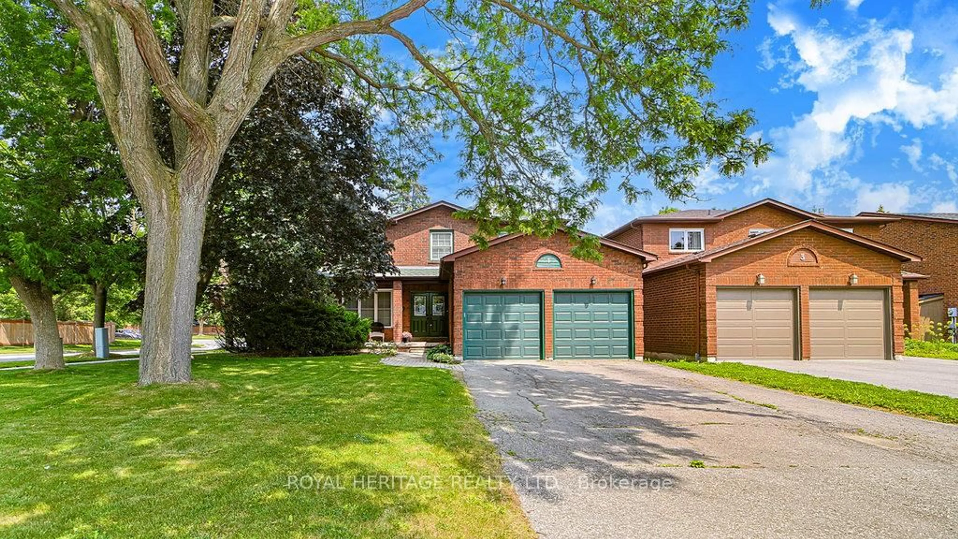 Home with brick exterior material, street for 1 Broughton Crt, Whitby Ontario L1N 6Y8