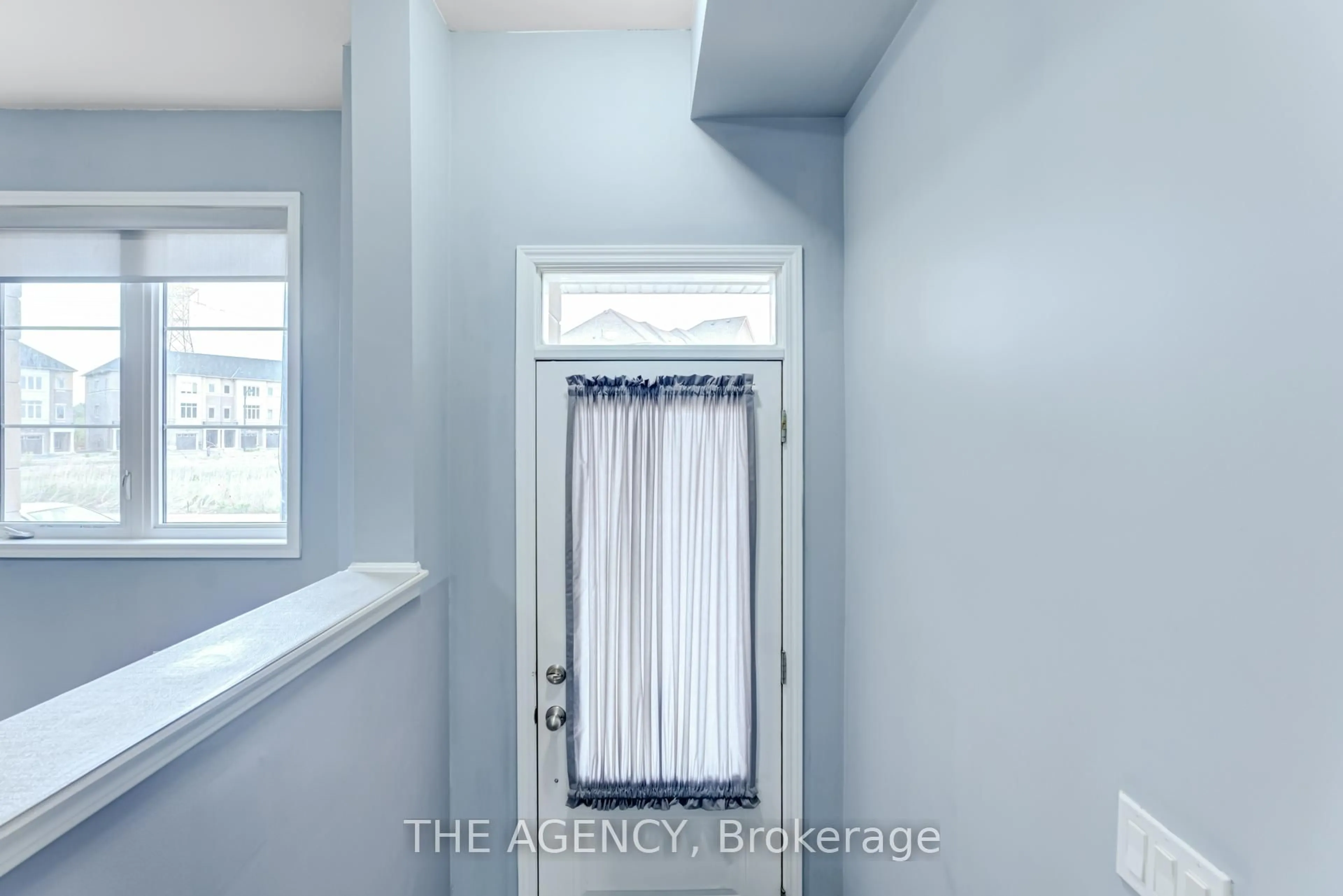 Indoor entryway for 114 Cleanside Rd, Toronto Ontario M1L 2C1