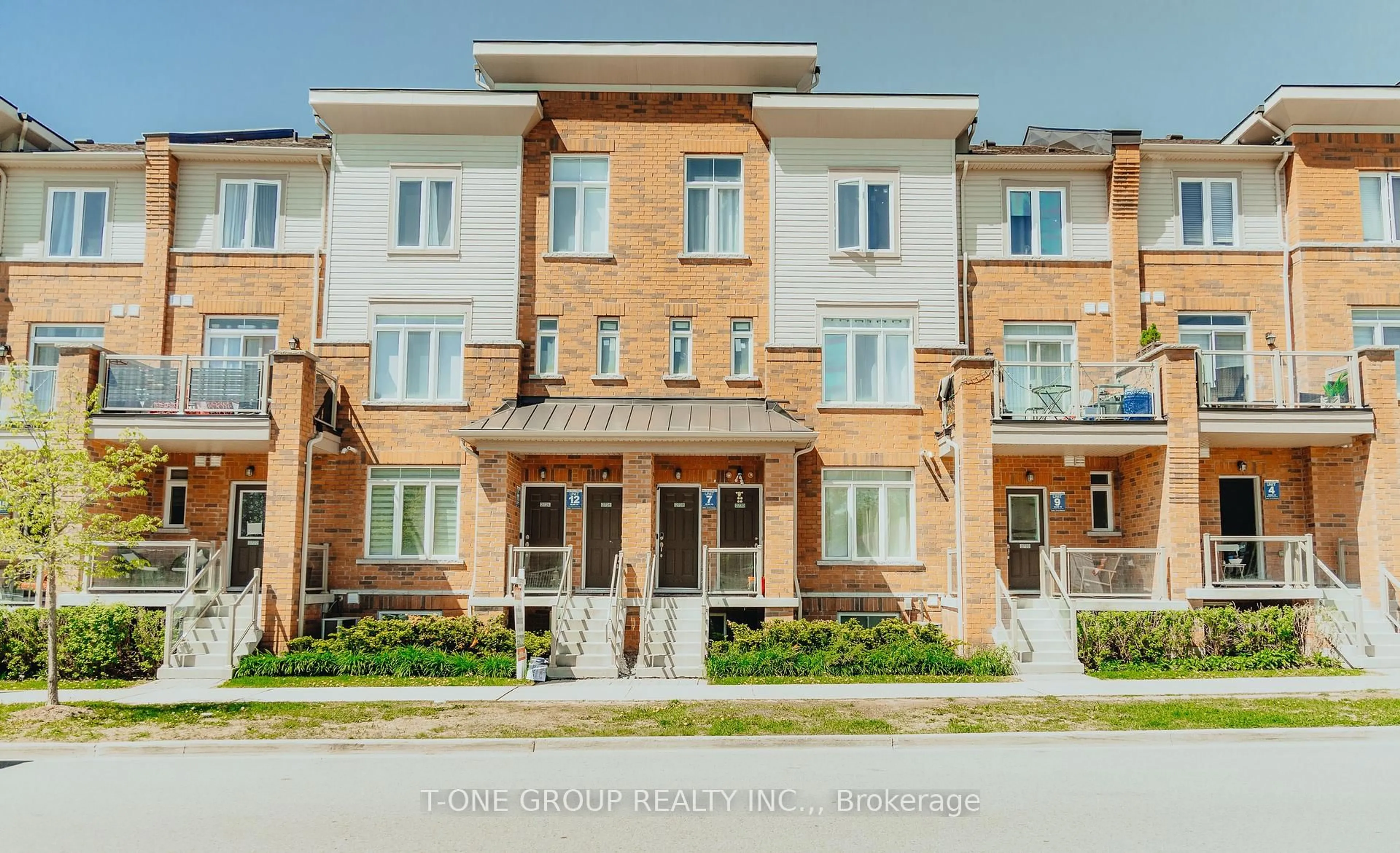 Patio, street for 2728 William Jackson Dr #7, Pickering Ontario L1X 0E6