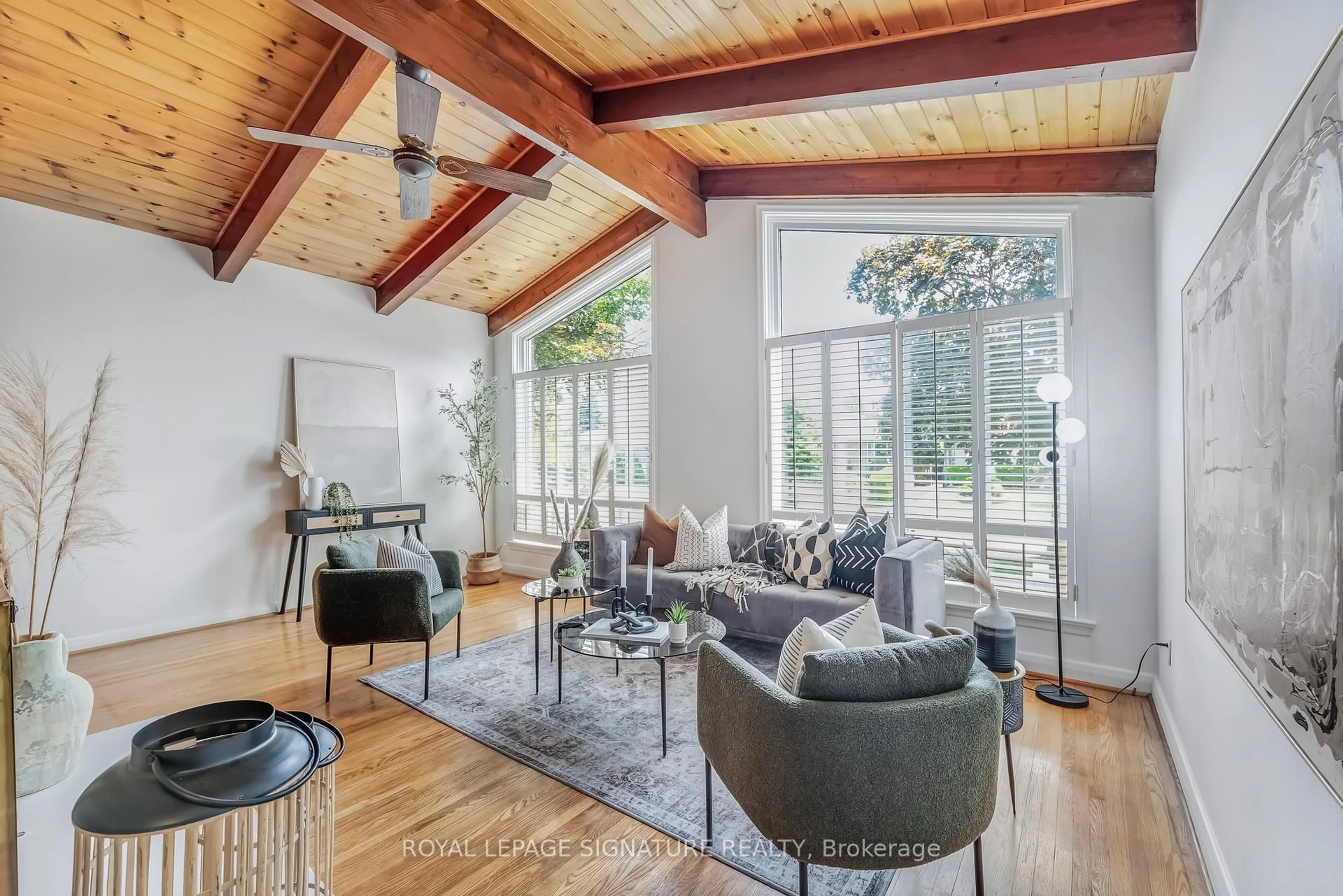 Living room with furniture, unknown for 6 Lynn Gate Cres, Toronto Ontario M1T 2E2