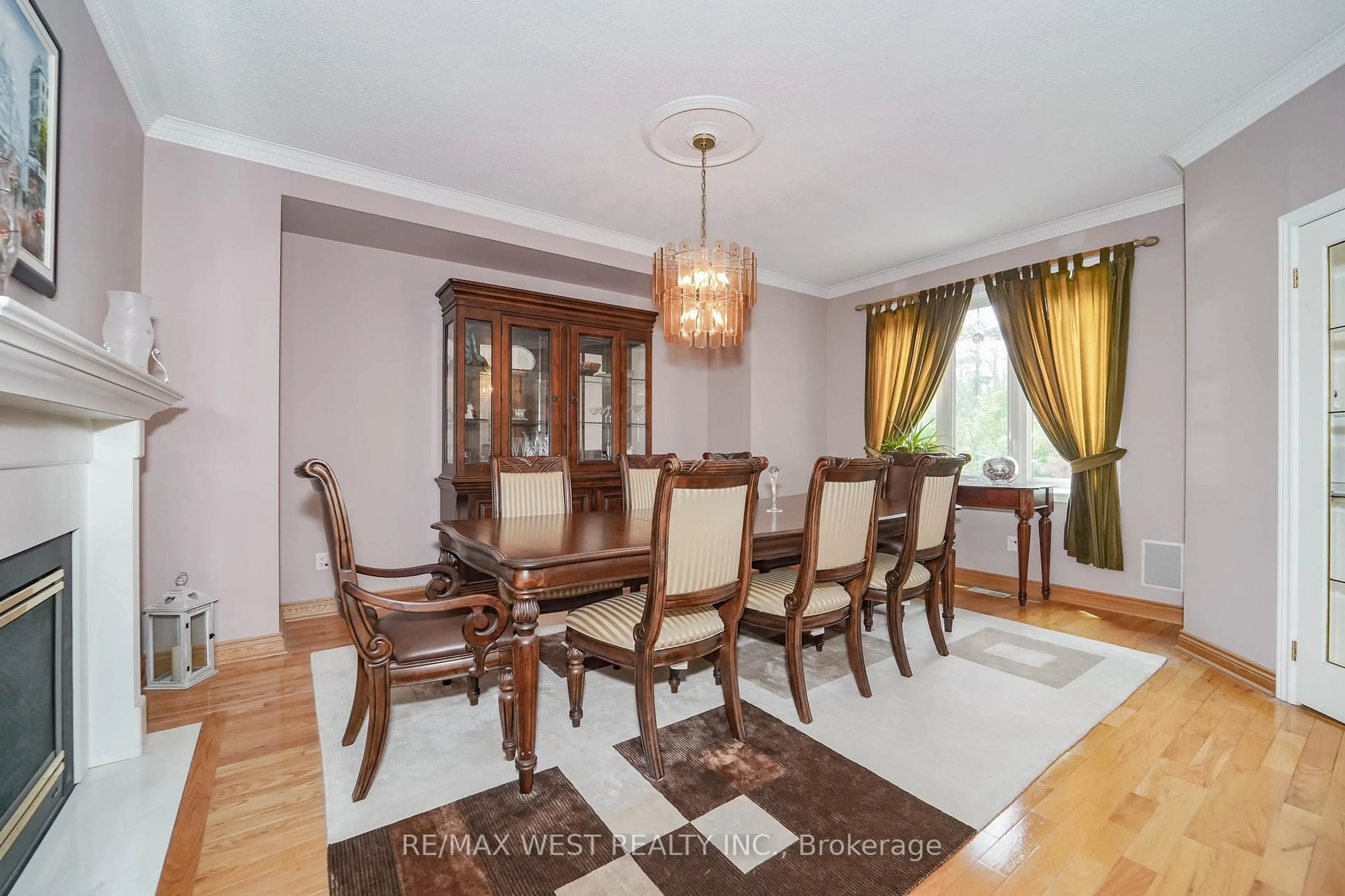 Dining room, wood/laminate floor for 113 Sandcherry Crt, Pickering Ontario L1V 6V8