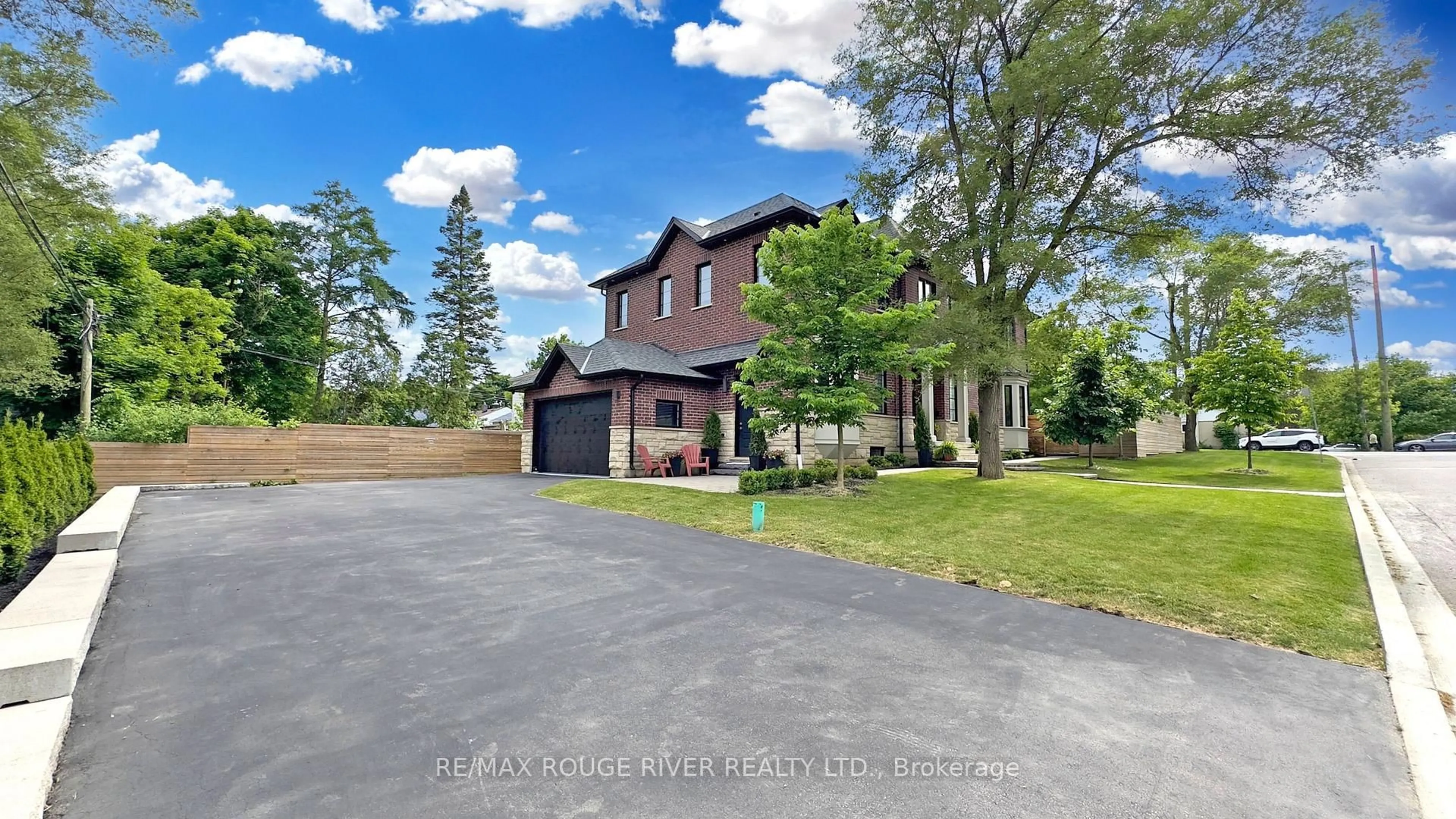 A pic from outside/outdoor area/front of a property/back of a property/a pic from drone, unknown for 1 Bellbrook Rd, Toronto Ontario M1S 1J8