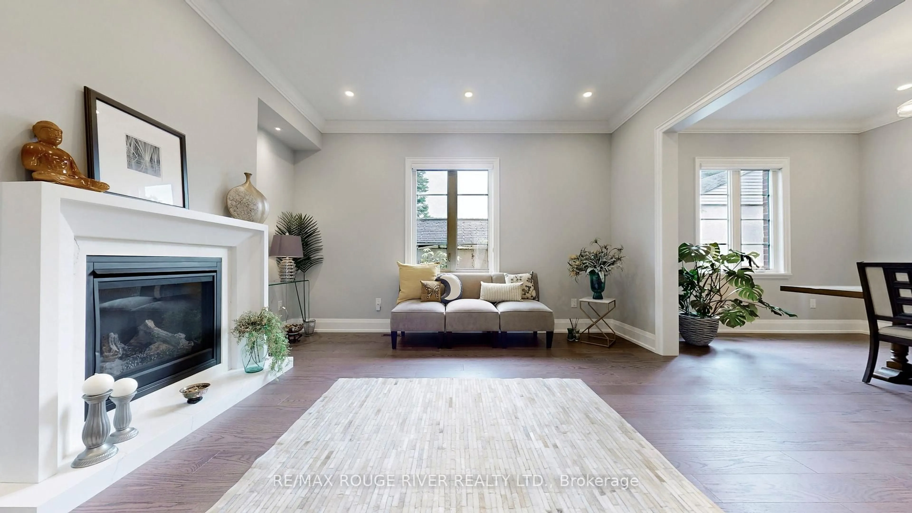 Living room with furniture, unknown for 1 Bellbrook Rd, Toronto Ontario M1S 1J8