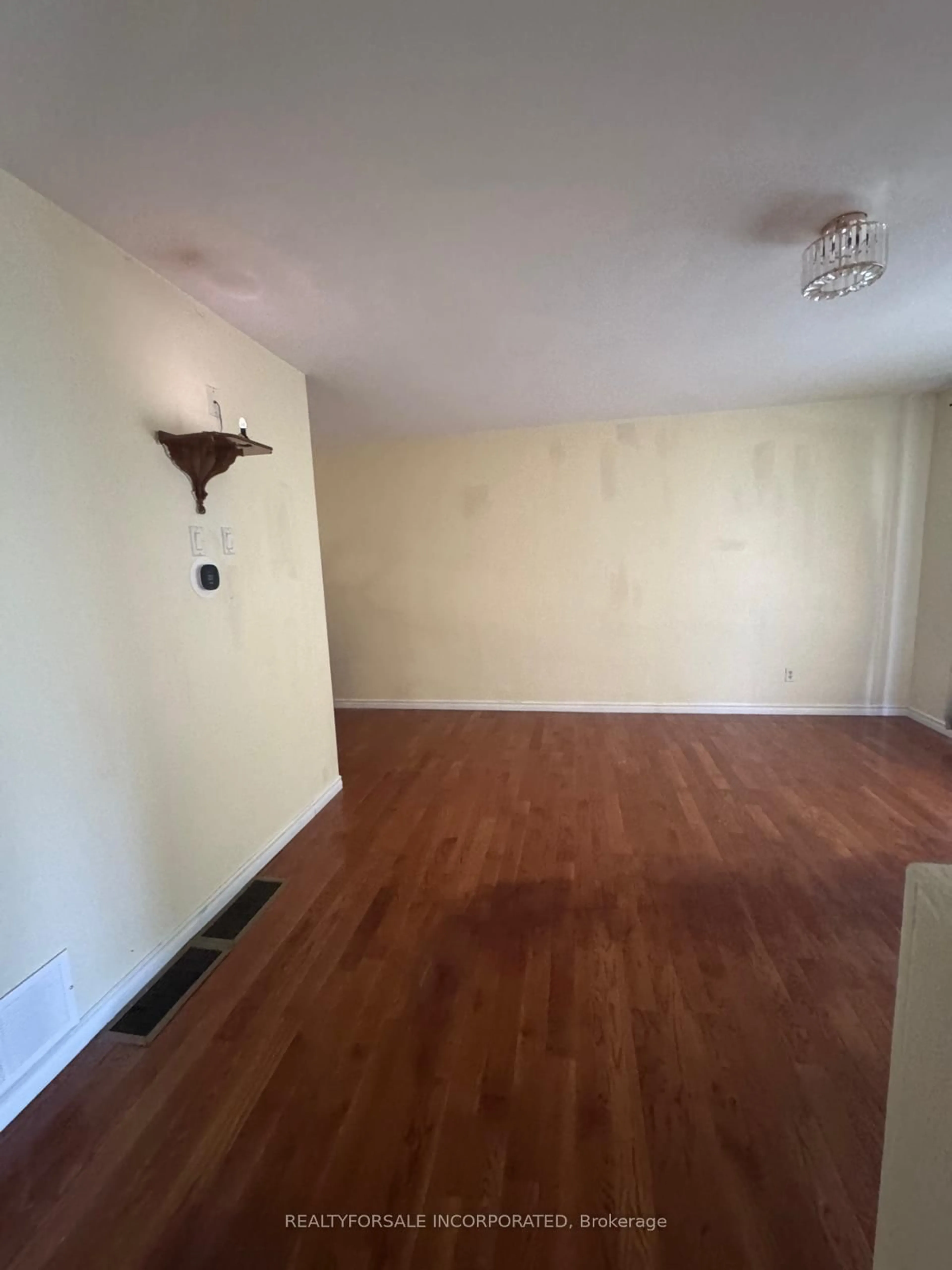 A pic of a room for 33 Elfreda Blvd, Toronto Ontario M1L 4L5