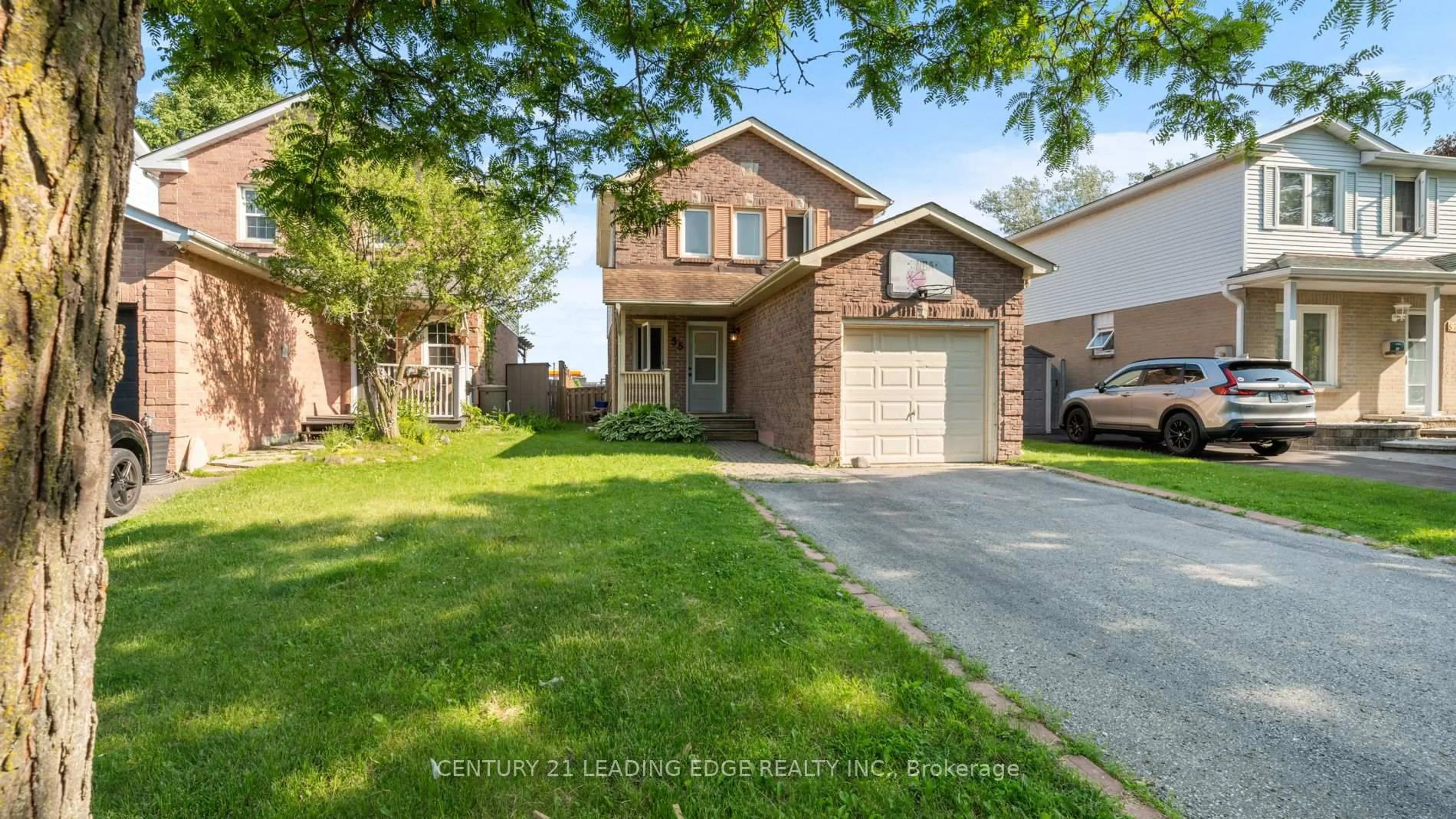 Home with brick exterior material, street for 55 Turnberry Cres, Clarington Ontario L1E 1A4